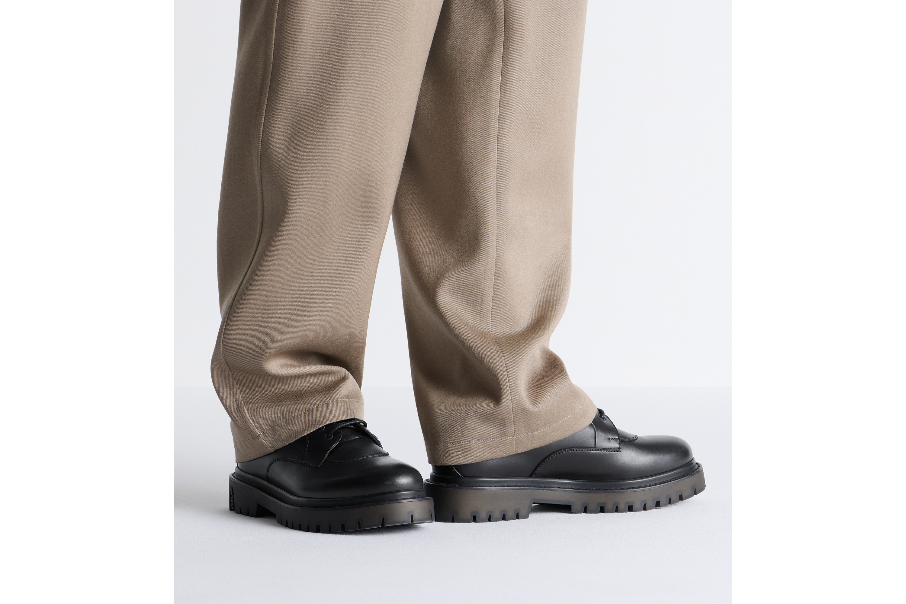 Dior Explorer III 德比鞋 黑色光滑牛皮革和黑色 Oblique 印花面料 E23