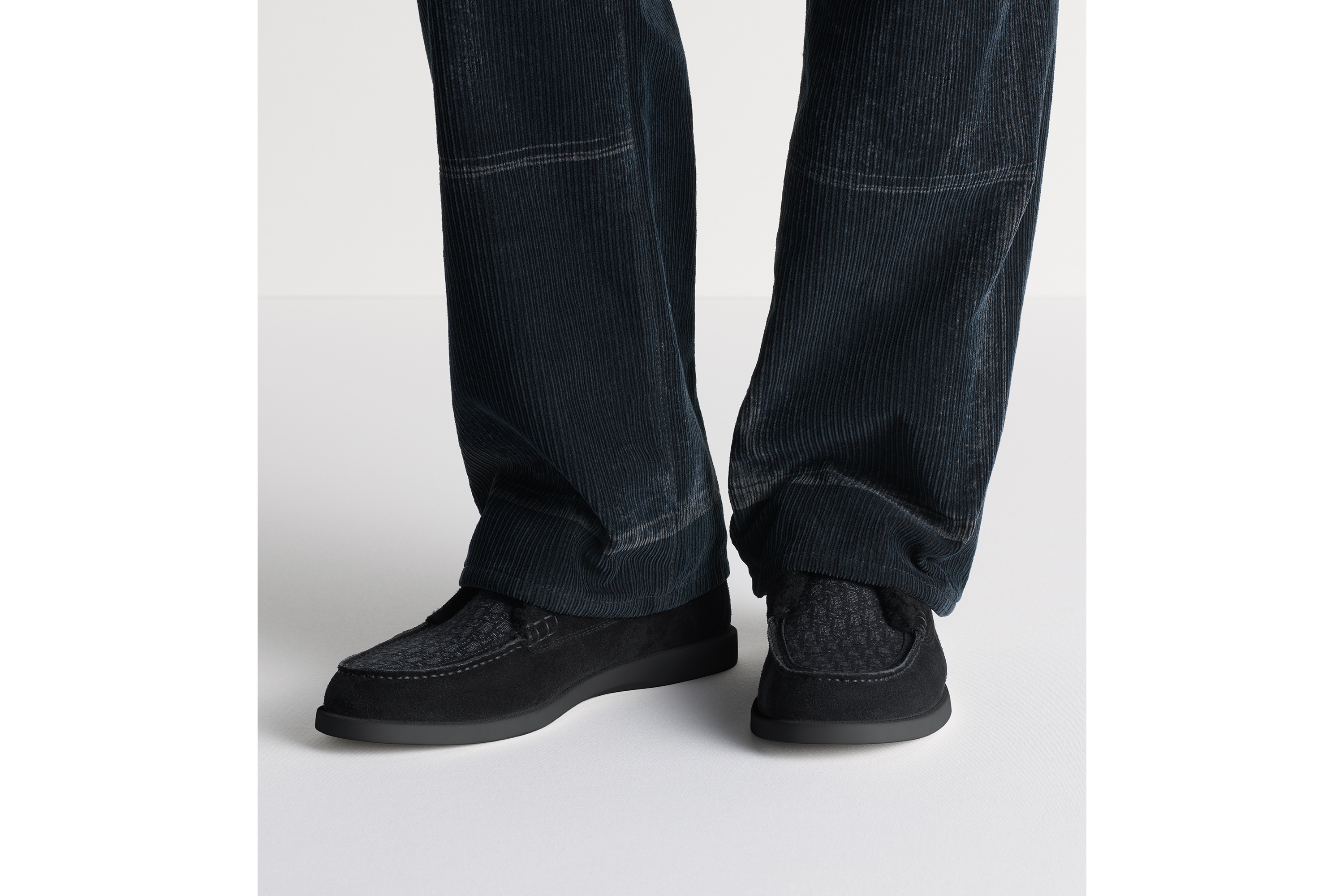 Dior Granville 高帮马球靴 黑色绒面革、黑色 Oblique 印花面料和黑色羊毛皮 E23