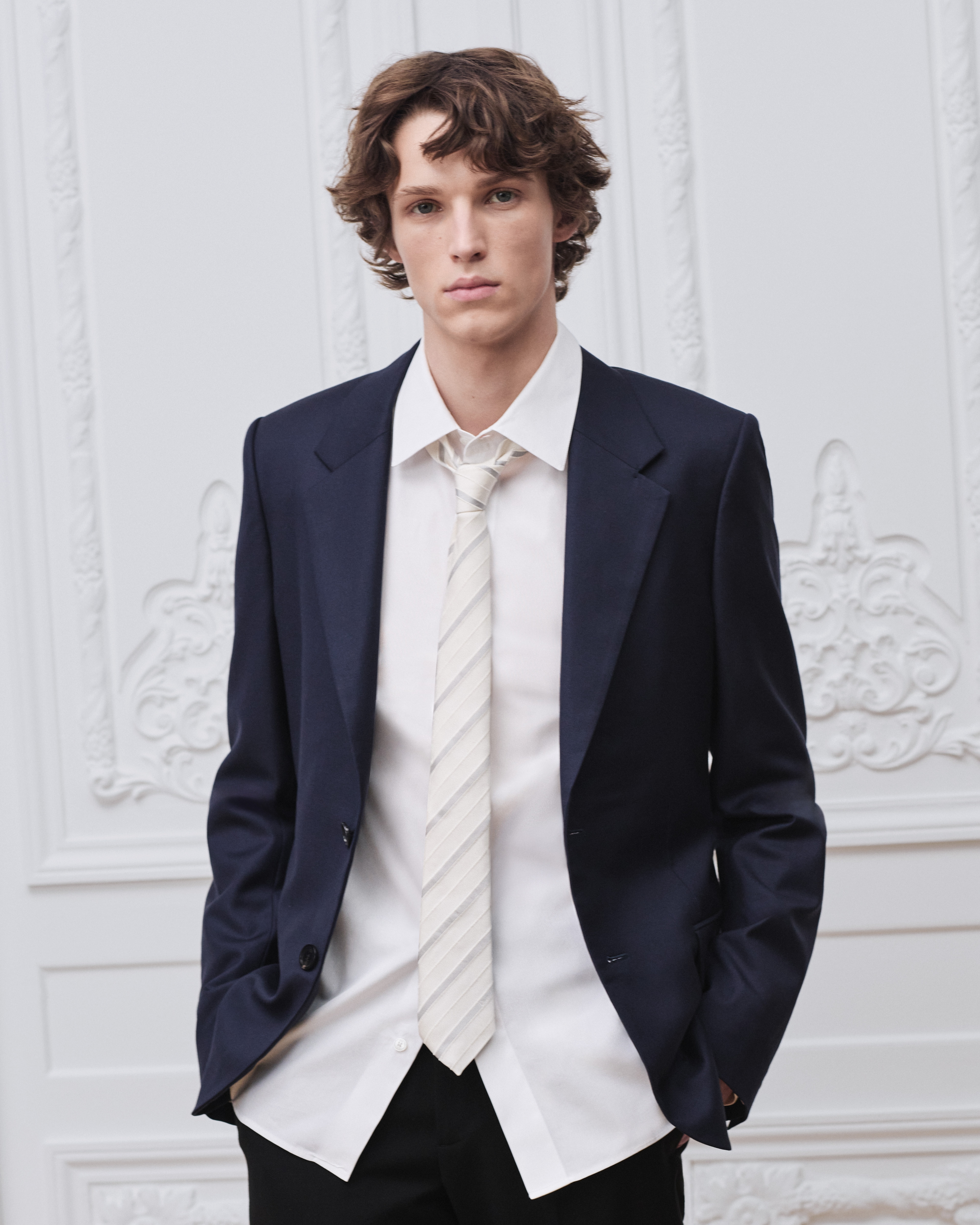 look_image_alt_prefix 条纹领带 浅灰色和白色桑蚕丝面料 E07