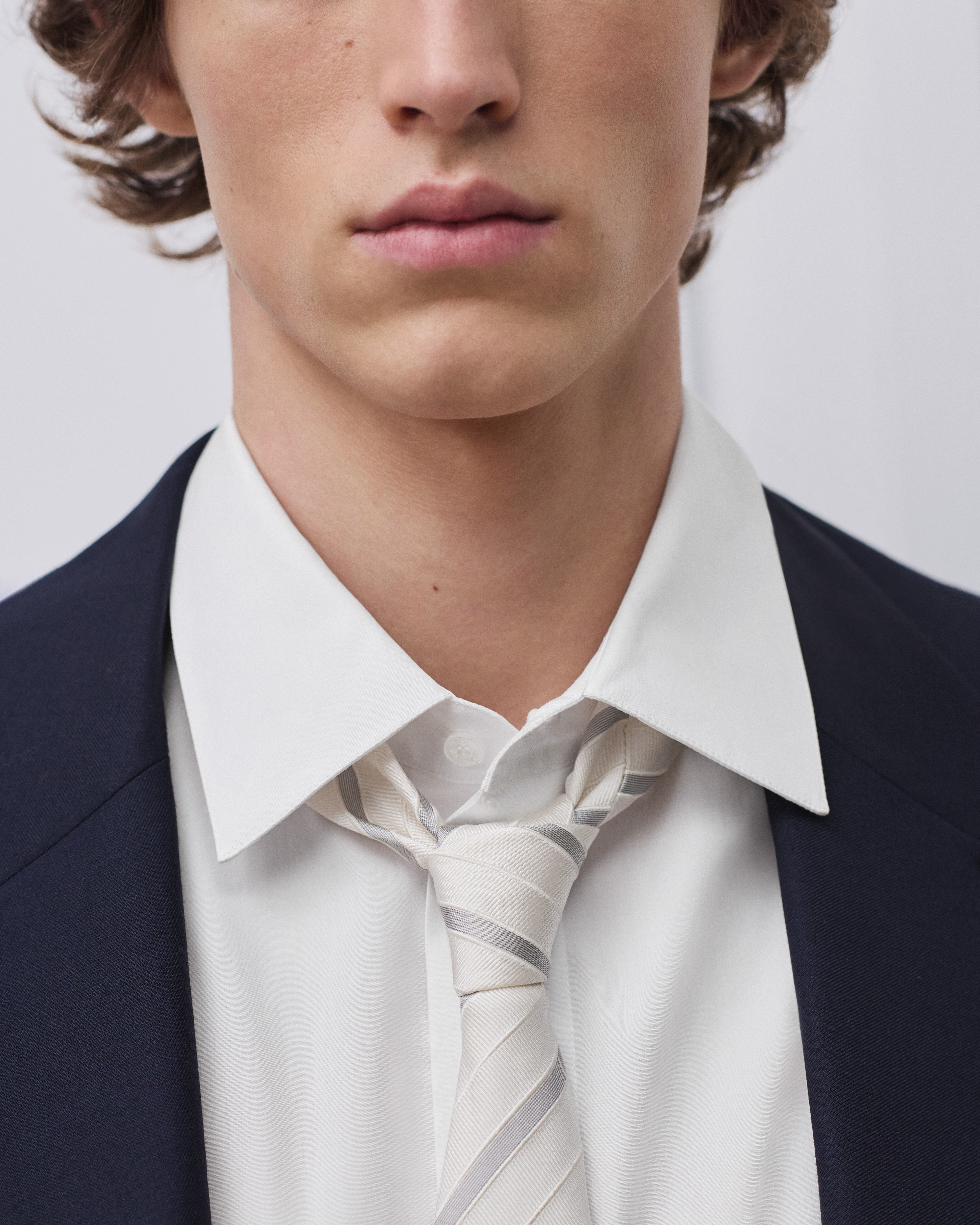 条纹领带 浅灰色和白色桑蚕丝面料 E36