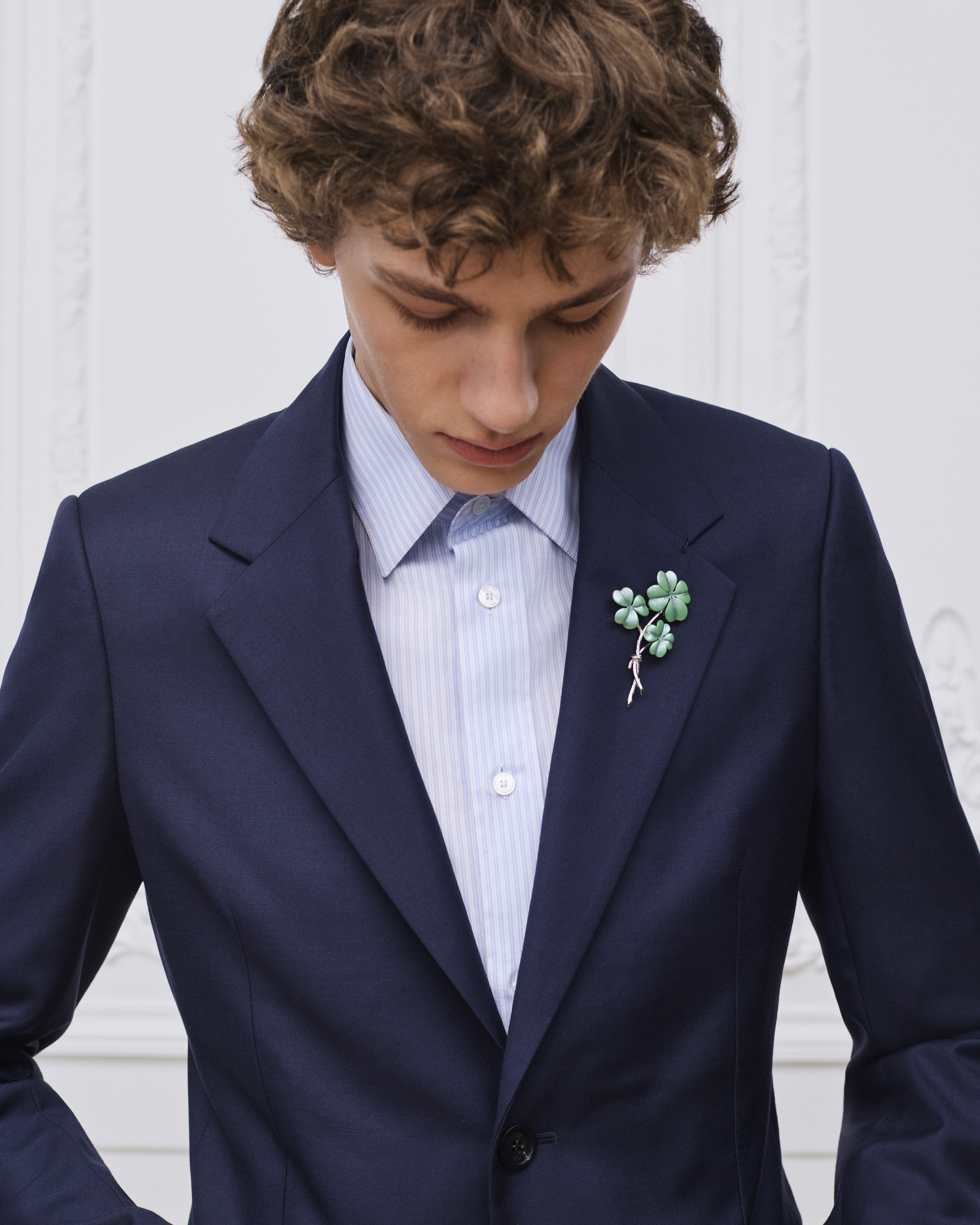 look_image_alt_prefix Dior Trèfle 胸针 银质和绿色人工树脂 E39