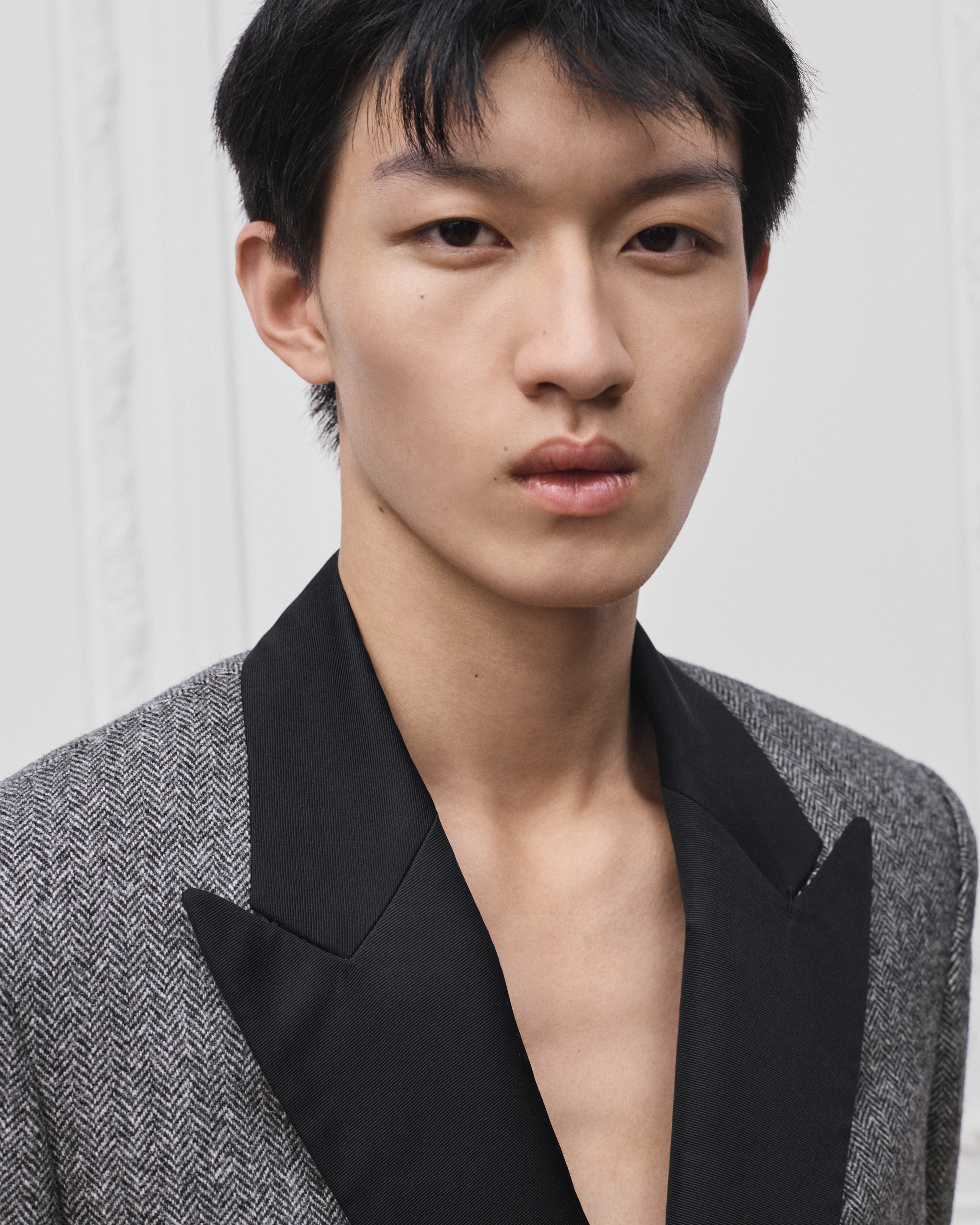 look_image_alt_prefix 经典西装外套 灰色绵羊毛面料 E04