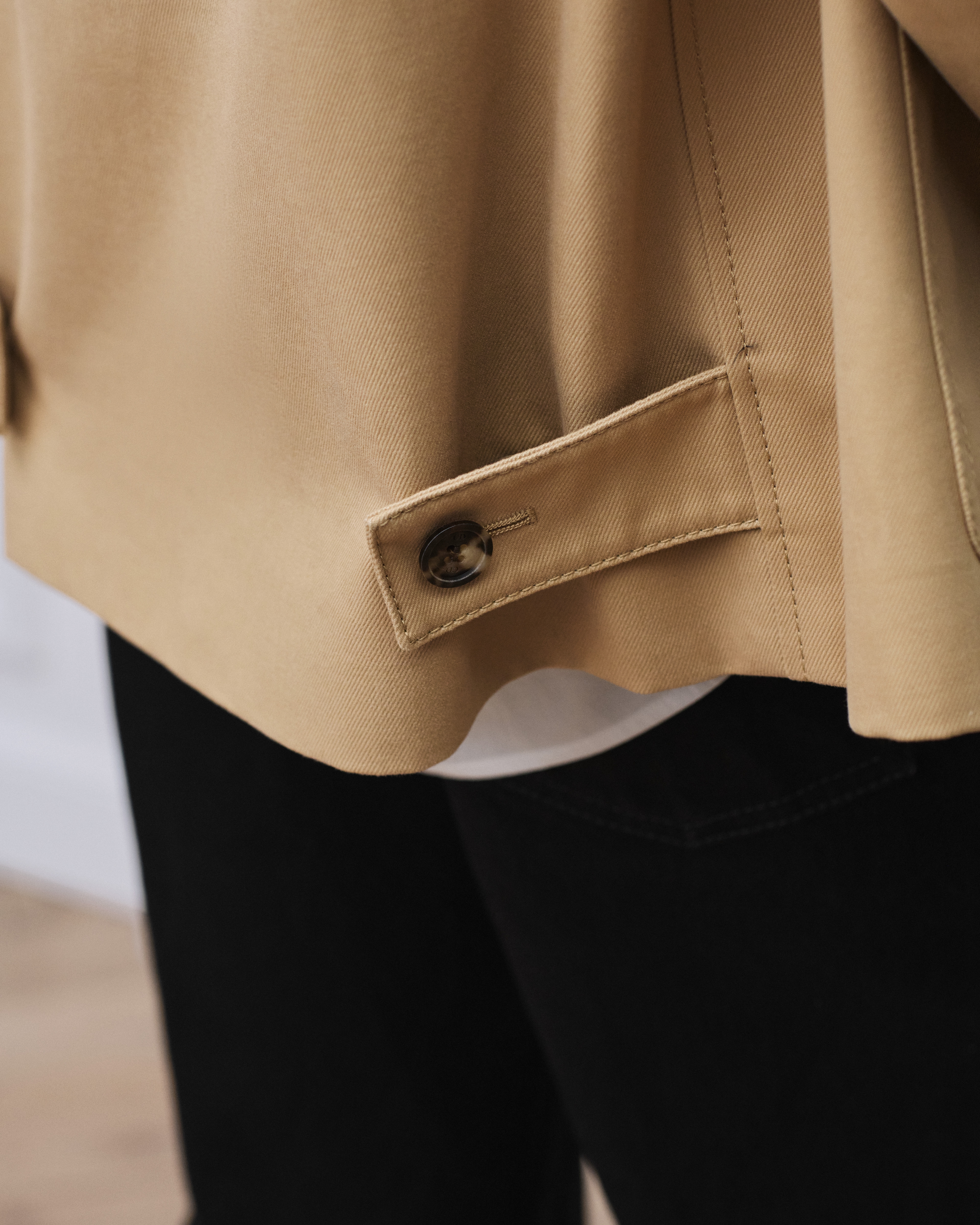 look_image_alt_prefix 工装夹克 米色棉质斜纹面料 Dior 刺绣 E04