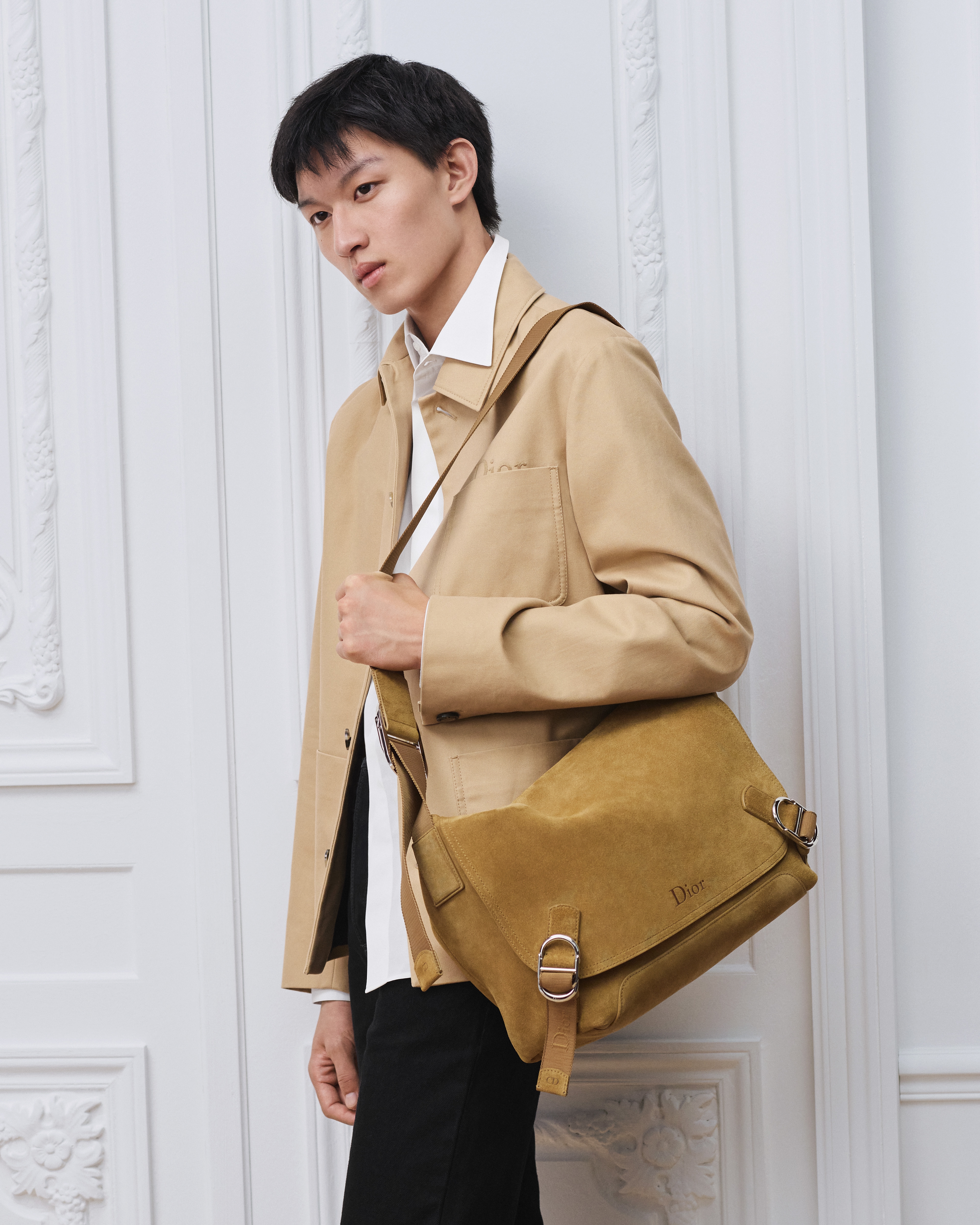 大号 Dior Jett 翻盖信使包 棕色绒面革 E19