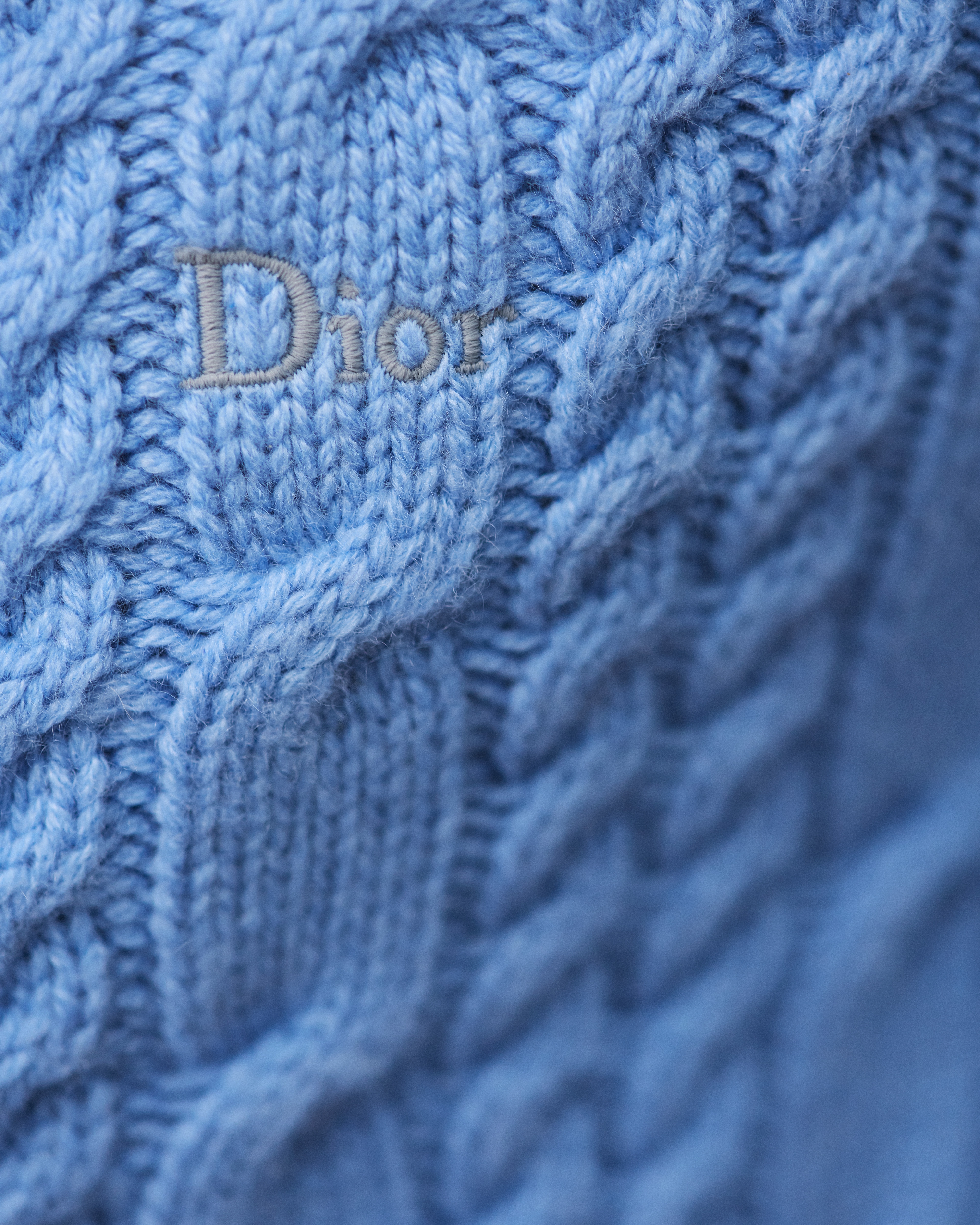 look_image_alt_prefix 绞花针织衫 蓝色山羊绒织物 E10