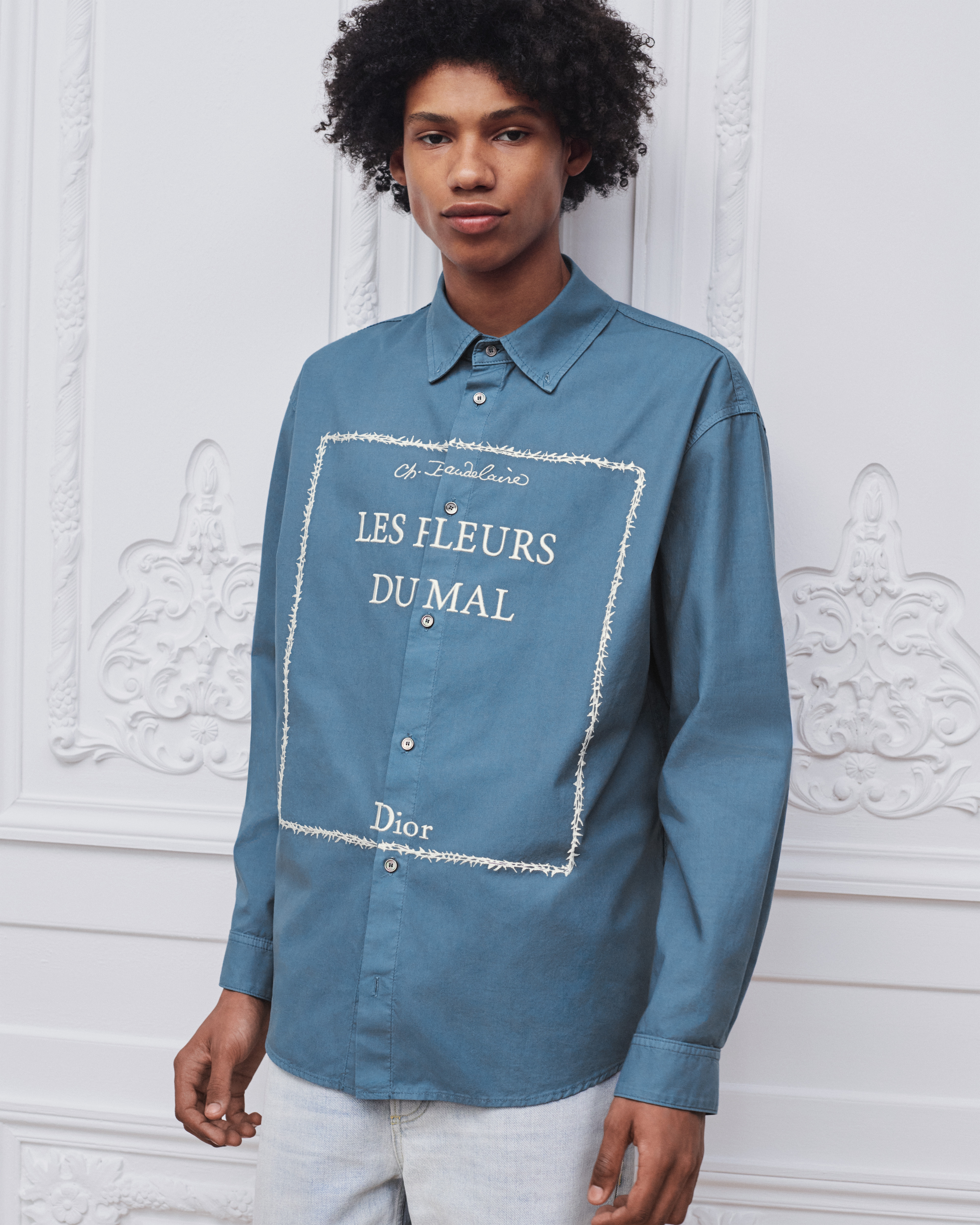 外套衬衫 蓝色和白色棉质面料 Book Cover 图案刺绣 E07