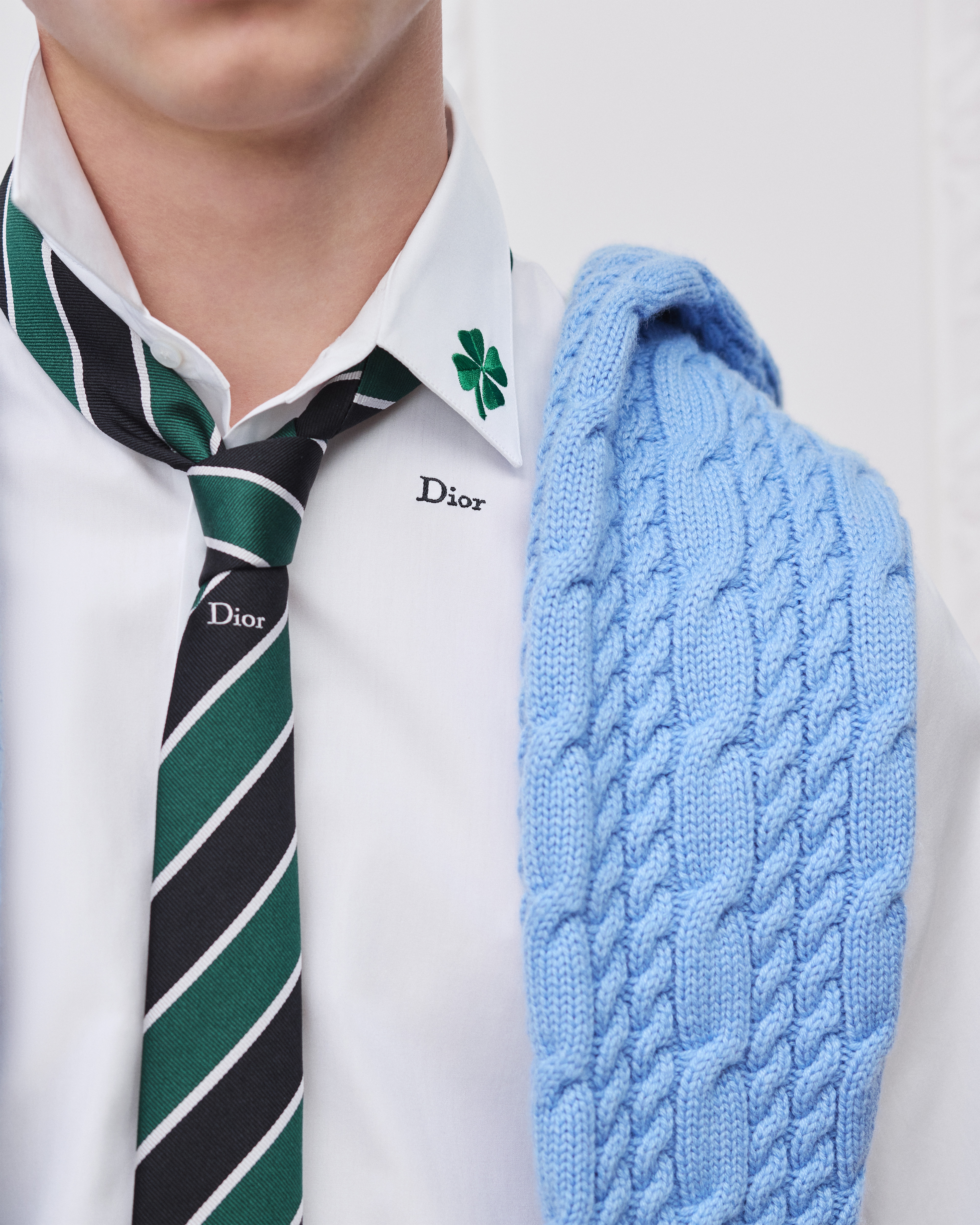 look_image_alt_prefix Dior 条纹领带 海军蓝色、绿色和浅灰色桑蚕丝面料 E10