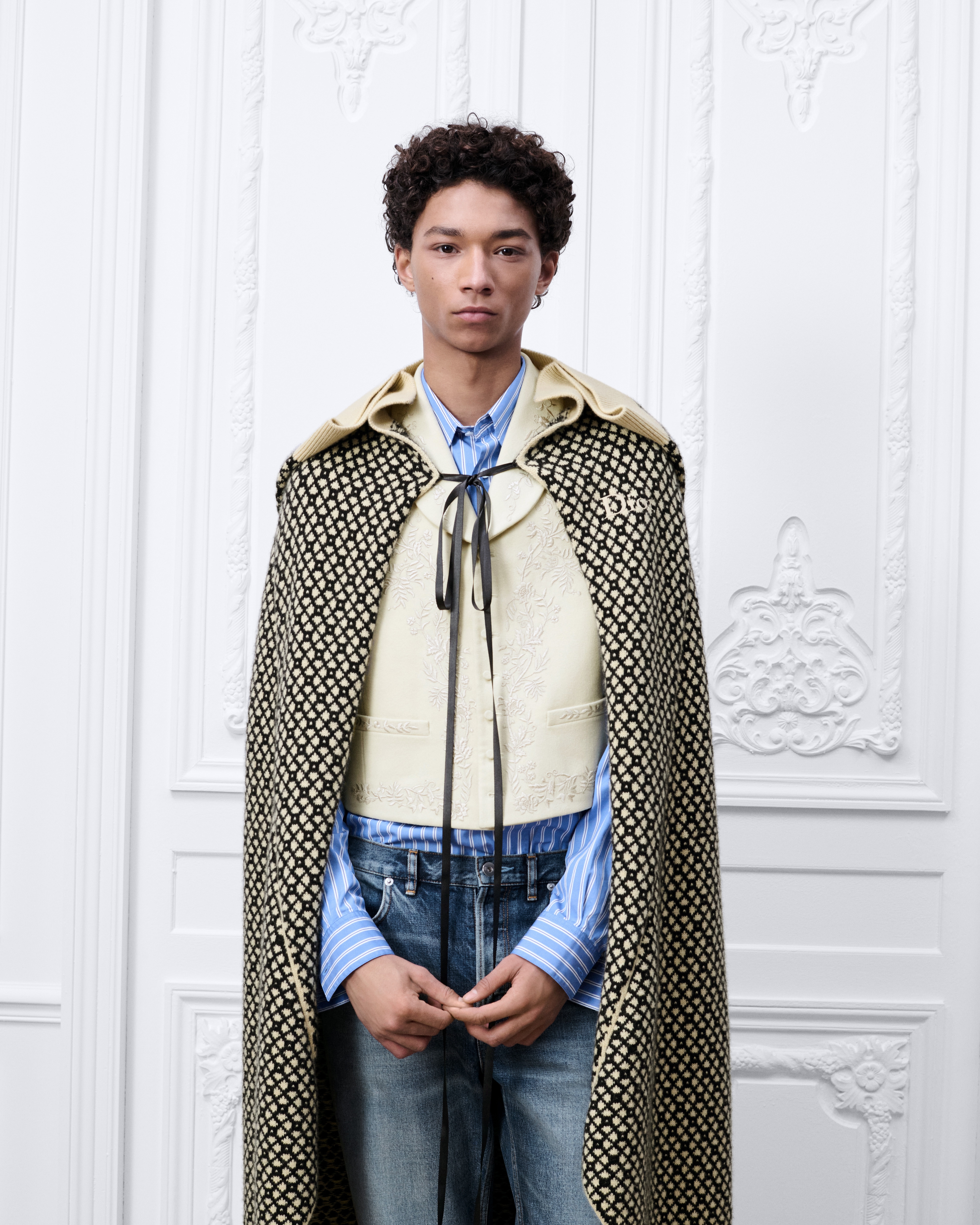 斗篷 米白色和黑色山羊绒提花面料 E01