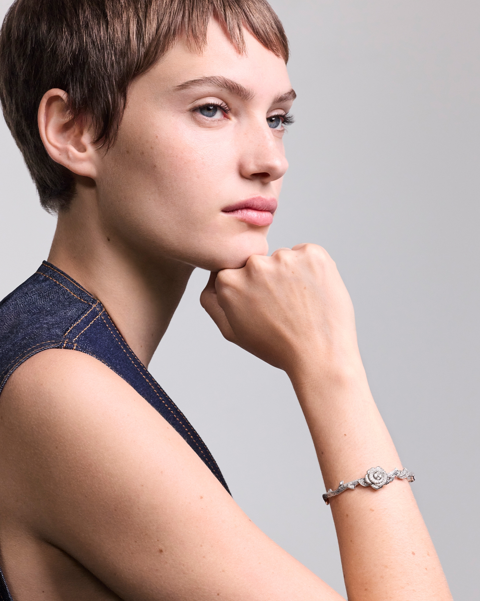 look_image_alt_prefix Rose Dior Bagatelle 手镯 白色 18K 金和钻石 E01