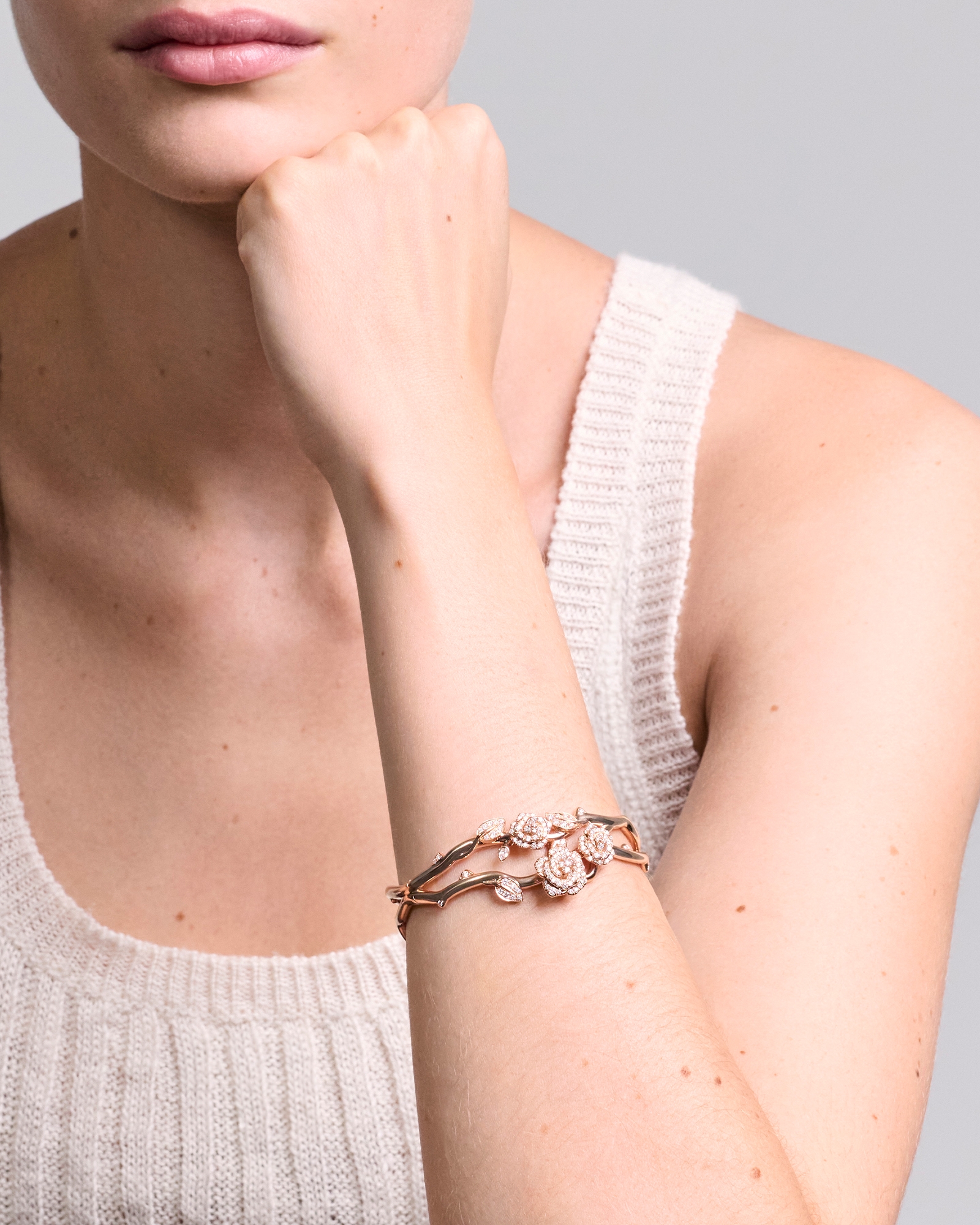 look_image_alt_prefix Rose Dior Bagatelle 手镯 玫瑰色 18K 金和钻石 E01