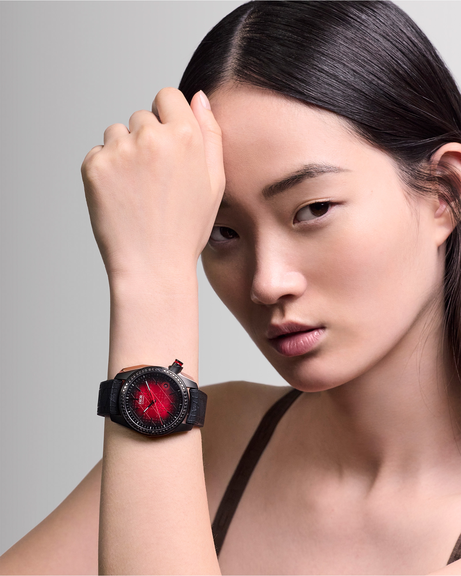 look_image_alt_prefix Chiffre Rouge 腕表 直径 38 毫米，自动上链，黑色哑光钢质，玫瑰色 18K 金保护边框，黑色钻石 E01