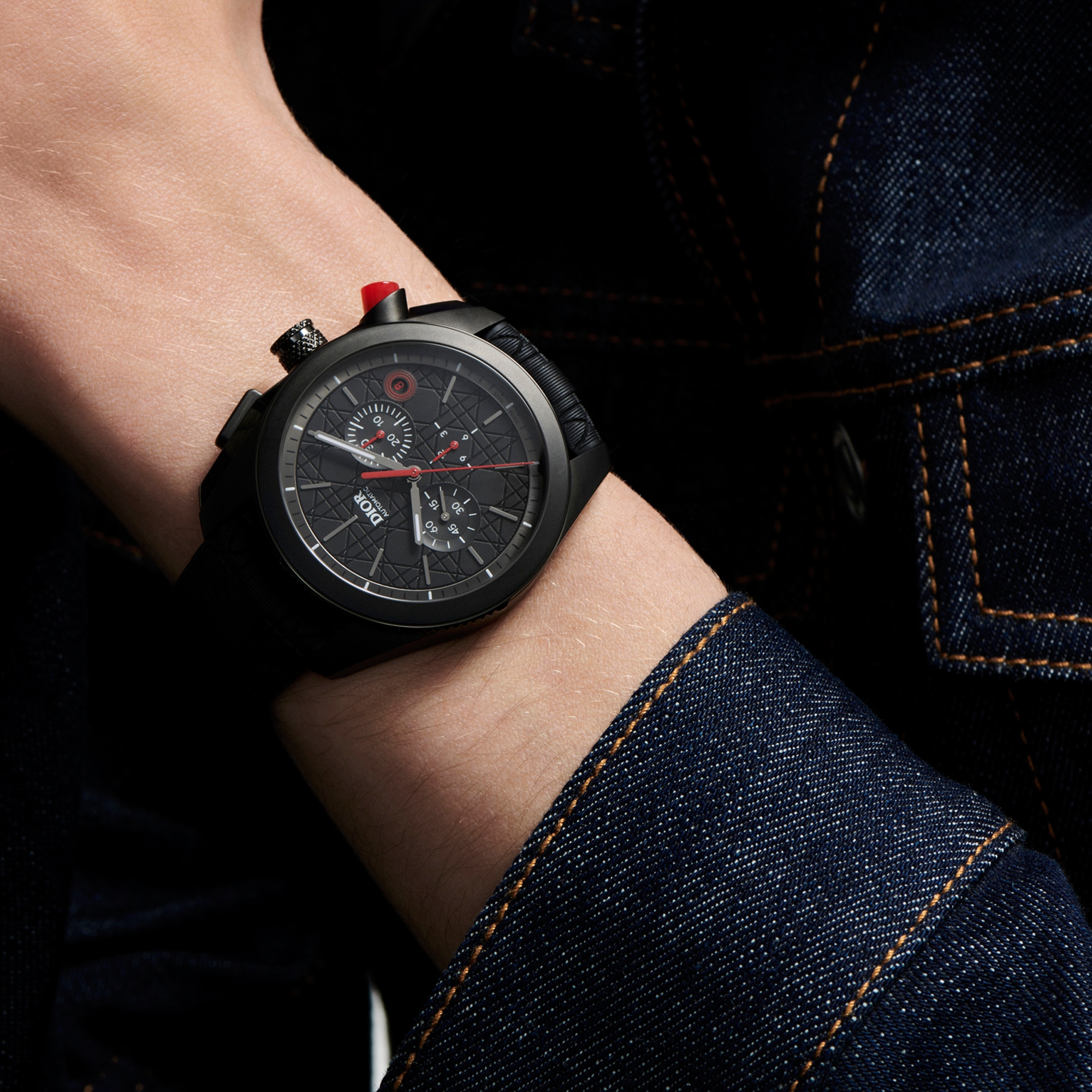 look_image_alt_prefix Chiffre Rouge 黑色哑光计时码表 直径 41 毫米，自动上链，黑色哑光钢质 E02