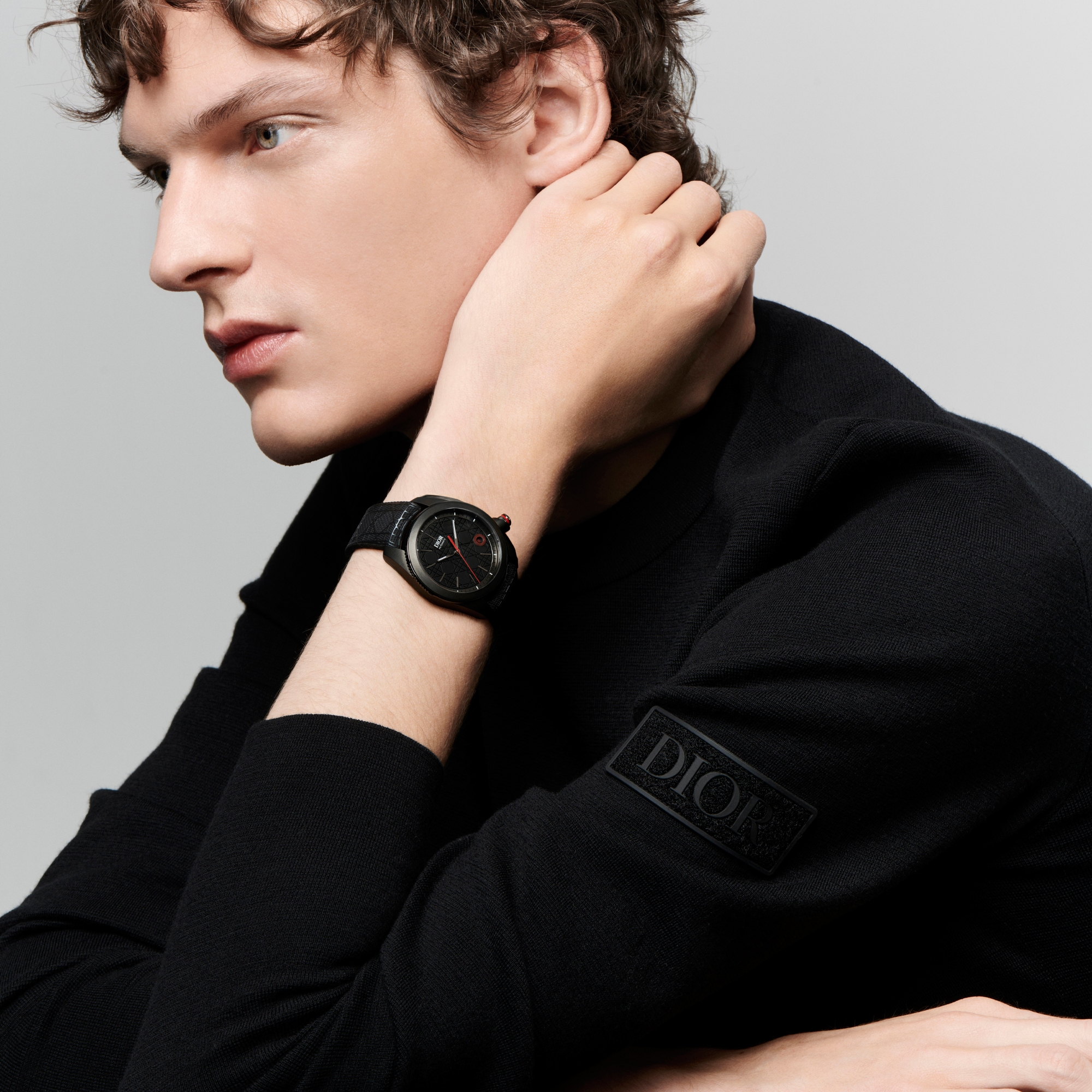 Chiffre Rouge 黑色哑光腕表 直径 38 毫米，自动上链，黑色哑光钢质 E01