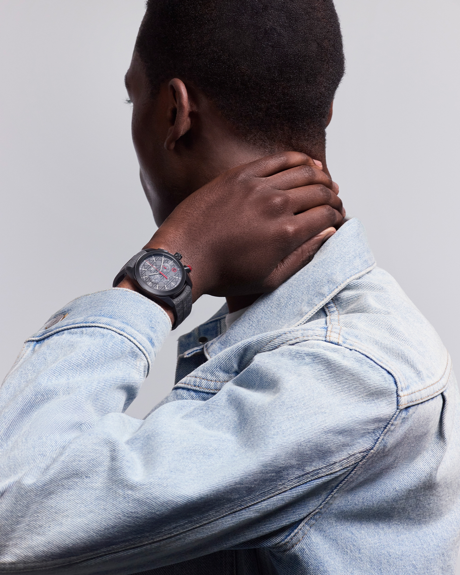 Chiffre Rouge 灰色哑光计时码表 直径 41 毫米，自动上链，灰色哑光钢质，抛光钢质 E01