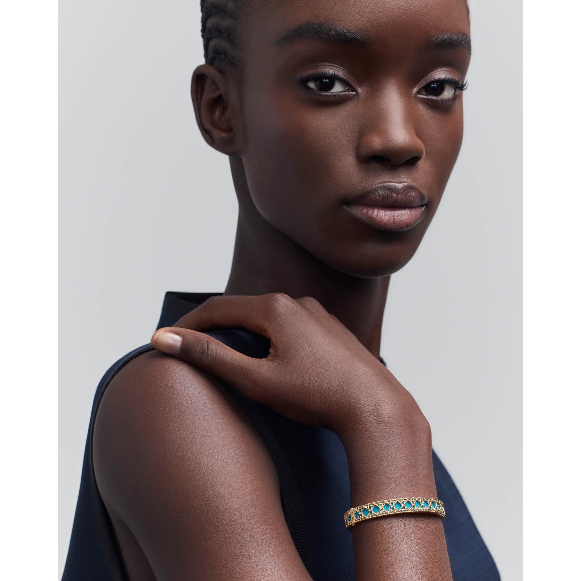 look_image_alt_prefix My Dior 手镯 黄色 18K 金、白色 18K 金和涂漆装饰 E01