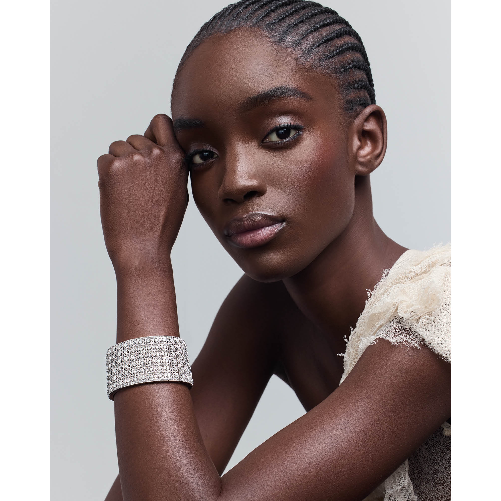 look_image_alt_prefix My Dior 手镯 白色 18K 金和钻石 E01