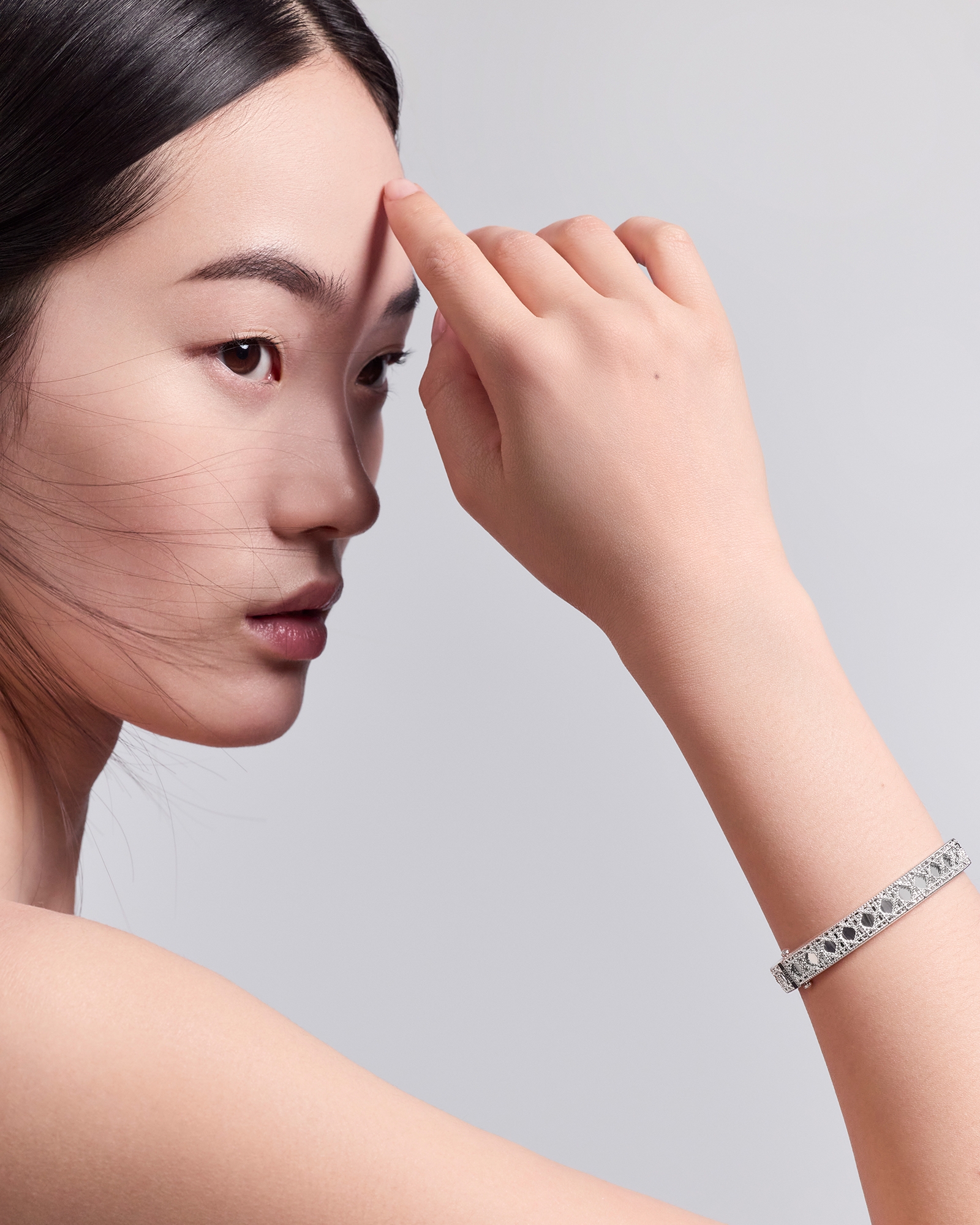 look_image_alt_prefix My Dior 手镯 白色 18K 金 E01