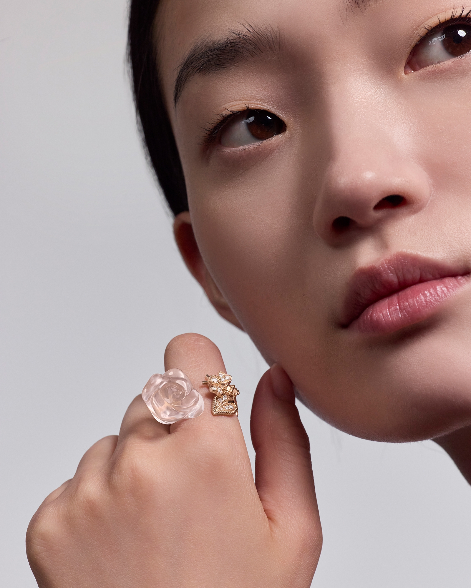 Rose Dior Pré Catelan 戒指 玫瑰色 18K 金、钻石和芙蓉石装饰 E01