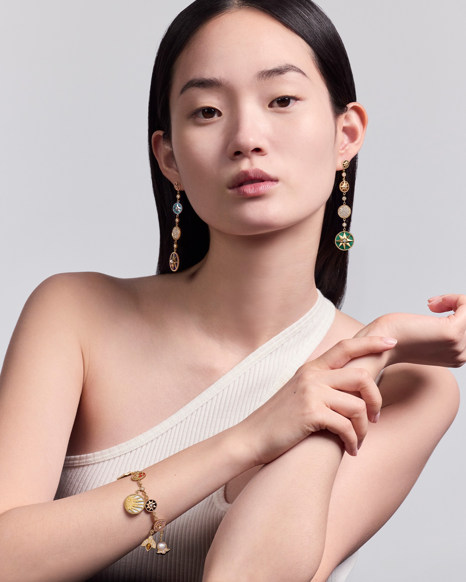 look_image_alt_prefix Rose des Vents 耳环 黄色 18K 金、玫瑰色 18K 金、白色 18K 金、钻石、珍珠母贝和宝石装饰 E01