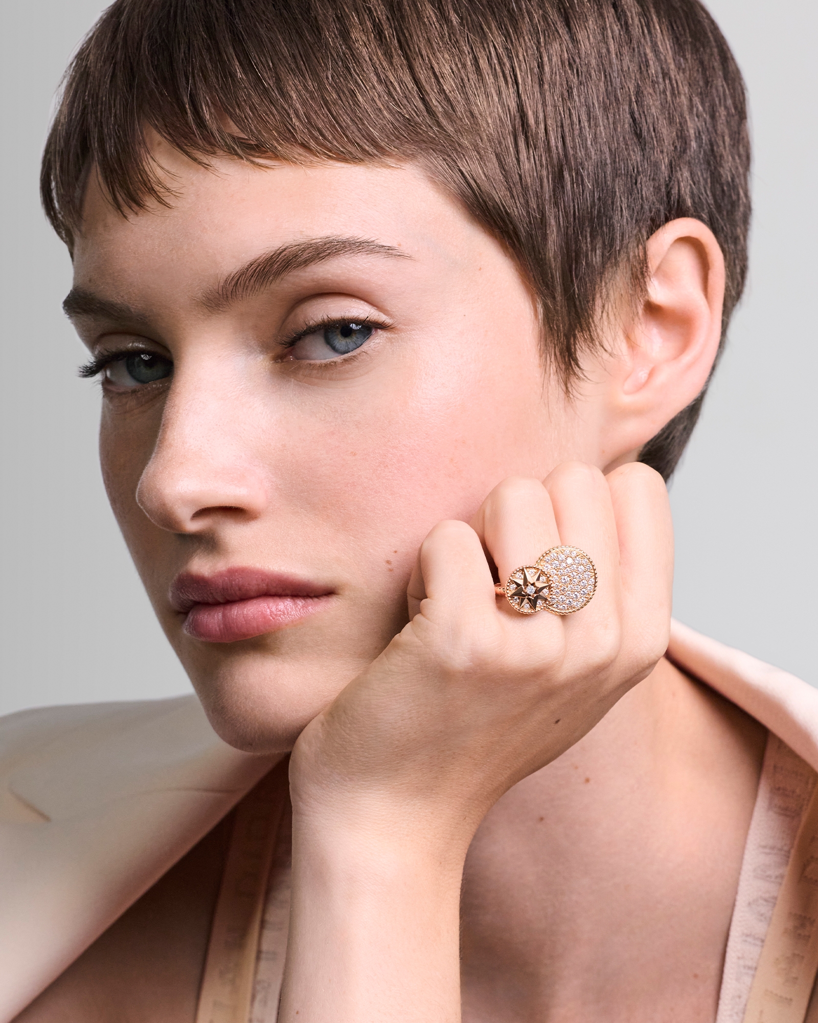 look_image_alt_prefix Rose des Vents 戒指 玫瑰色 18K 金和钻石 E01