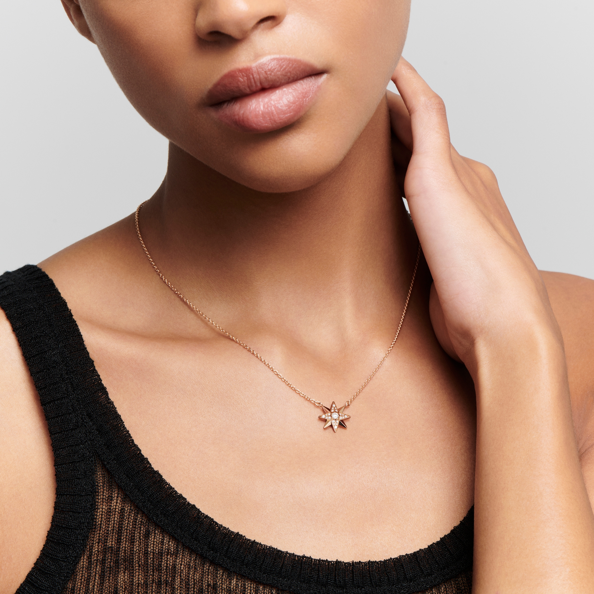 Étoile des Vents 项链 玫瑰色 18K 金和钻石装饰 E01