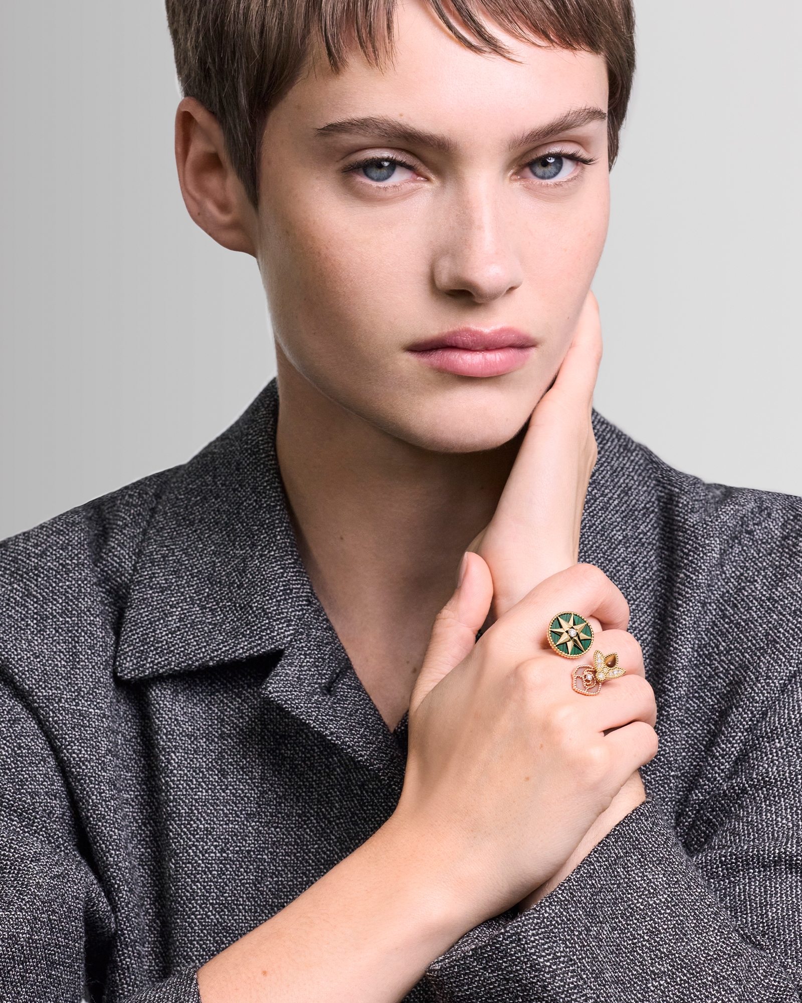 look_image_alt_prefix 多样式 Charms 戒指 黄色和玫瑰色 18K 金、钻石和石饰 E02