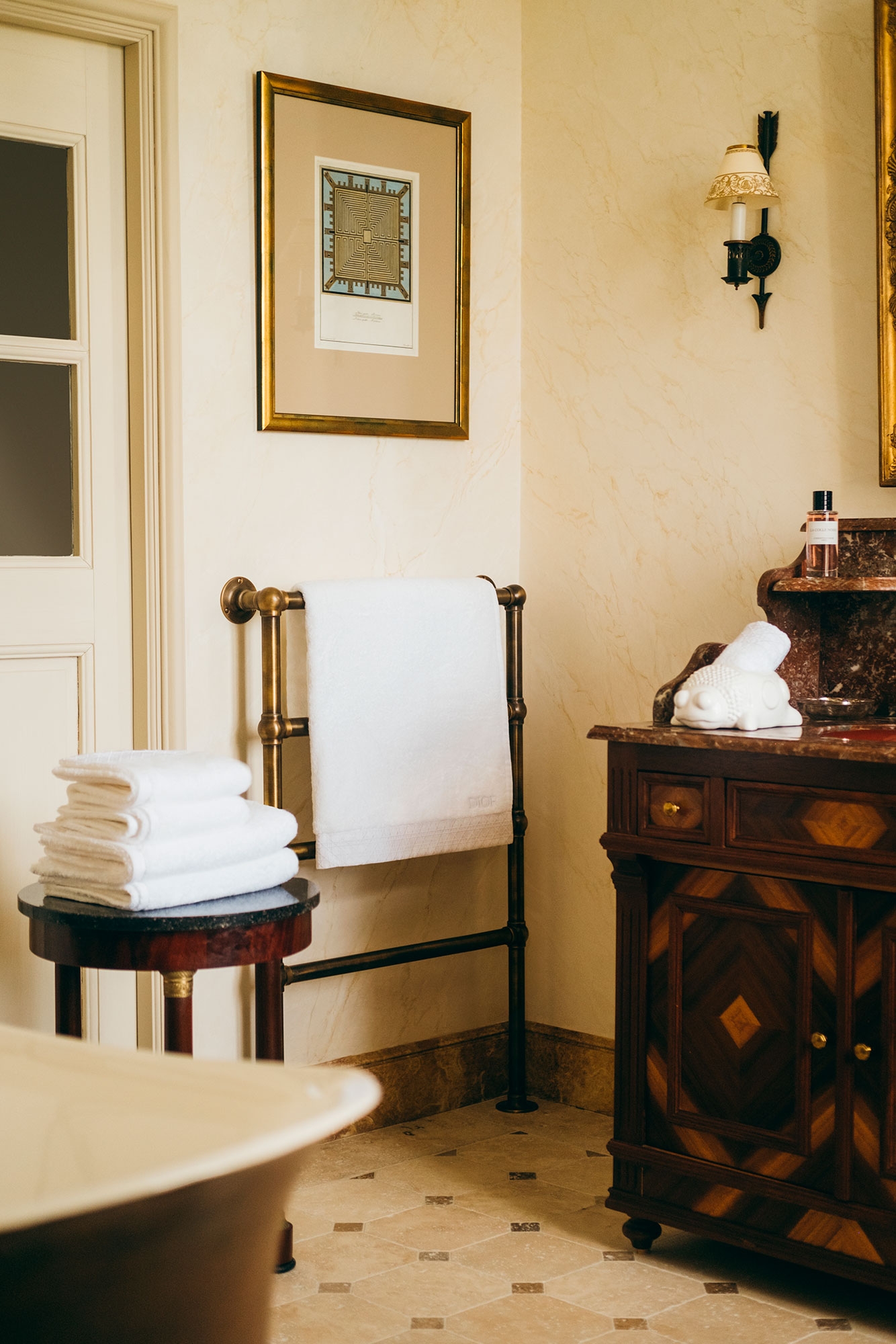 look_image_alt_prefix 浴巾 白色机织藤格纹饰带 E04