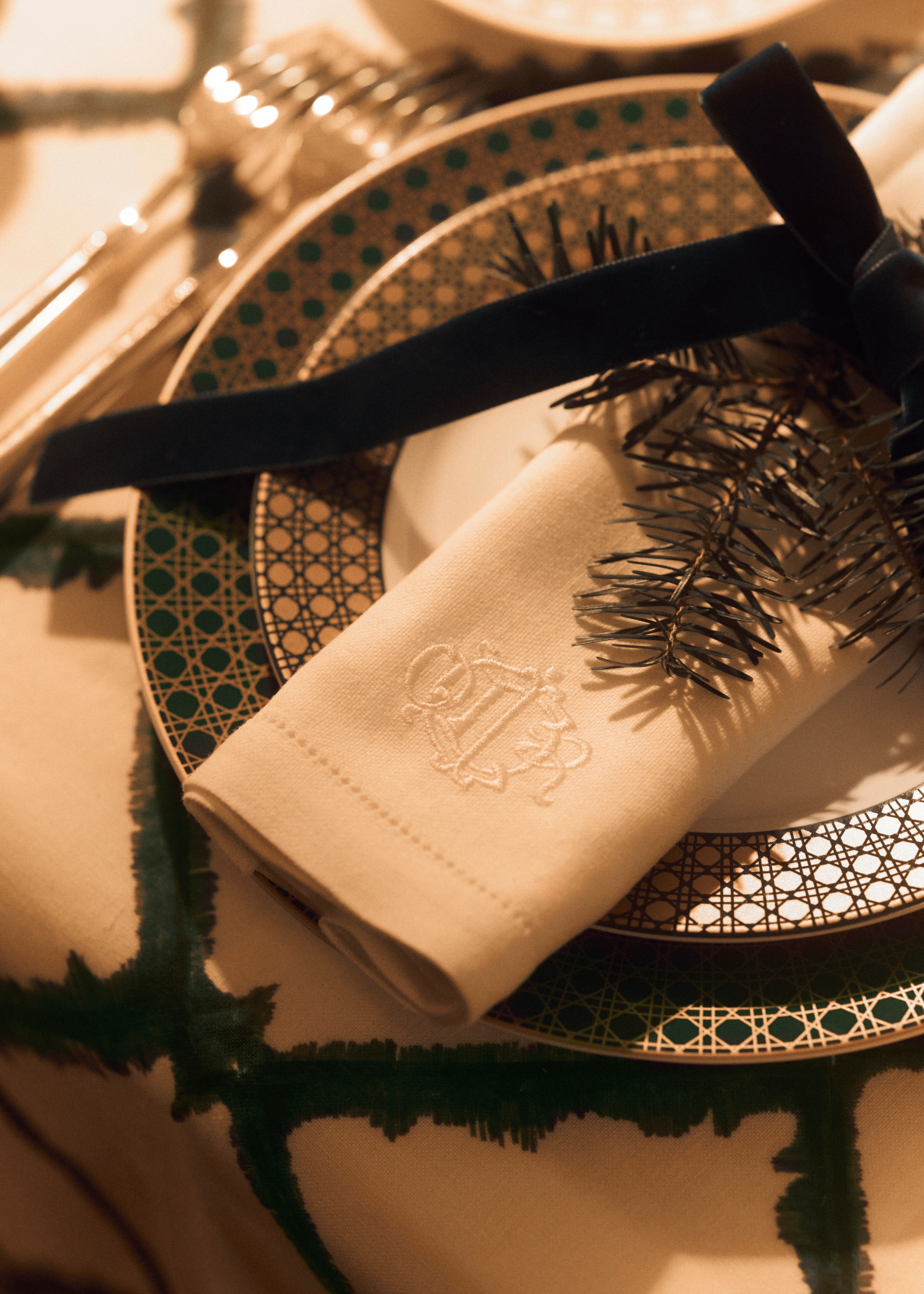 look_image_alt_prefix 餐巾 白色棉质刺绣 E16