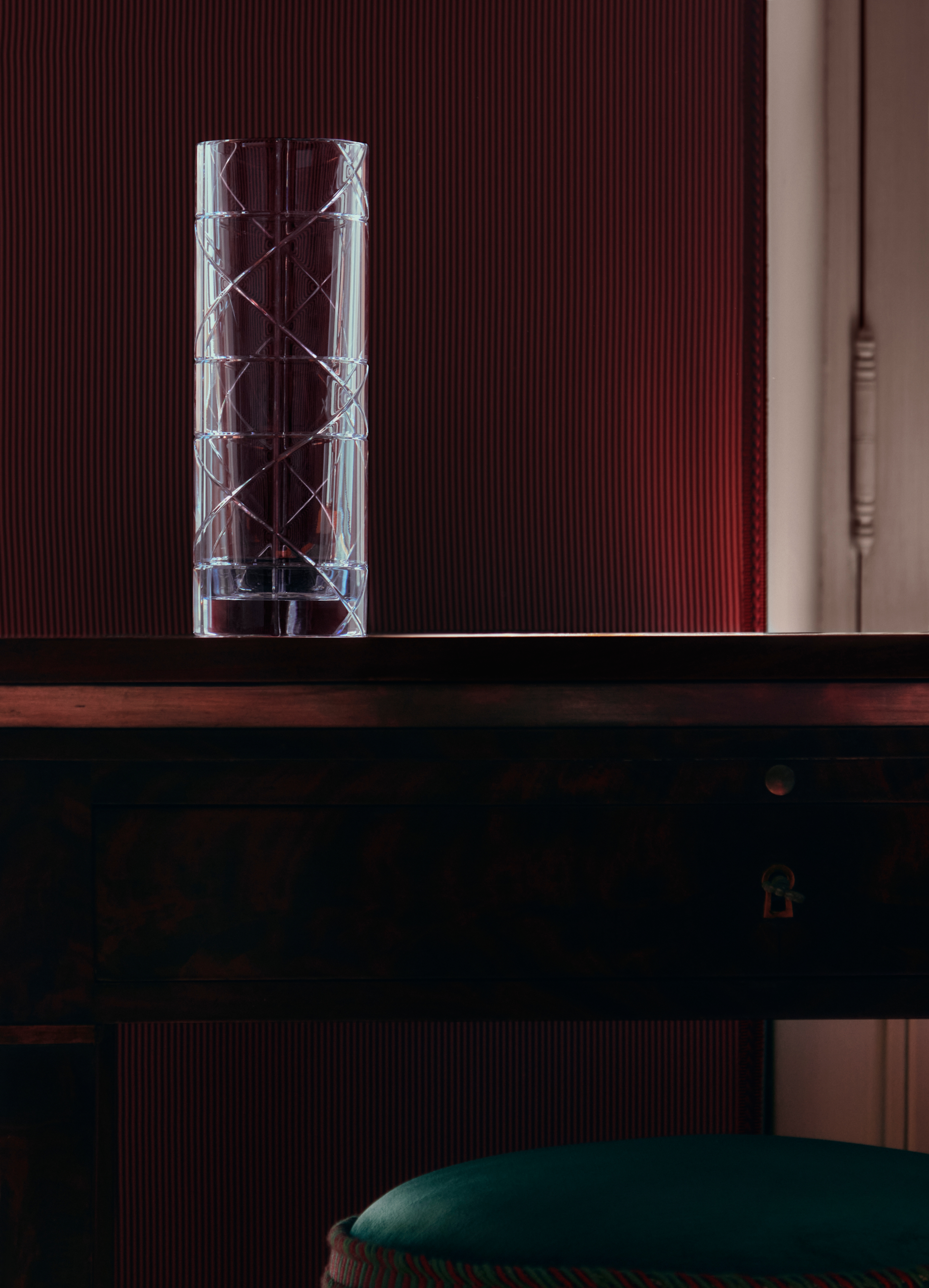 look_image_alt_prefix 小号花瓶 透明效果藤格纹 E05