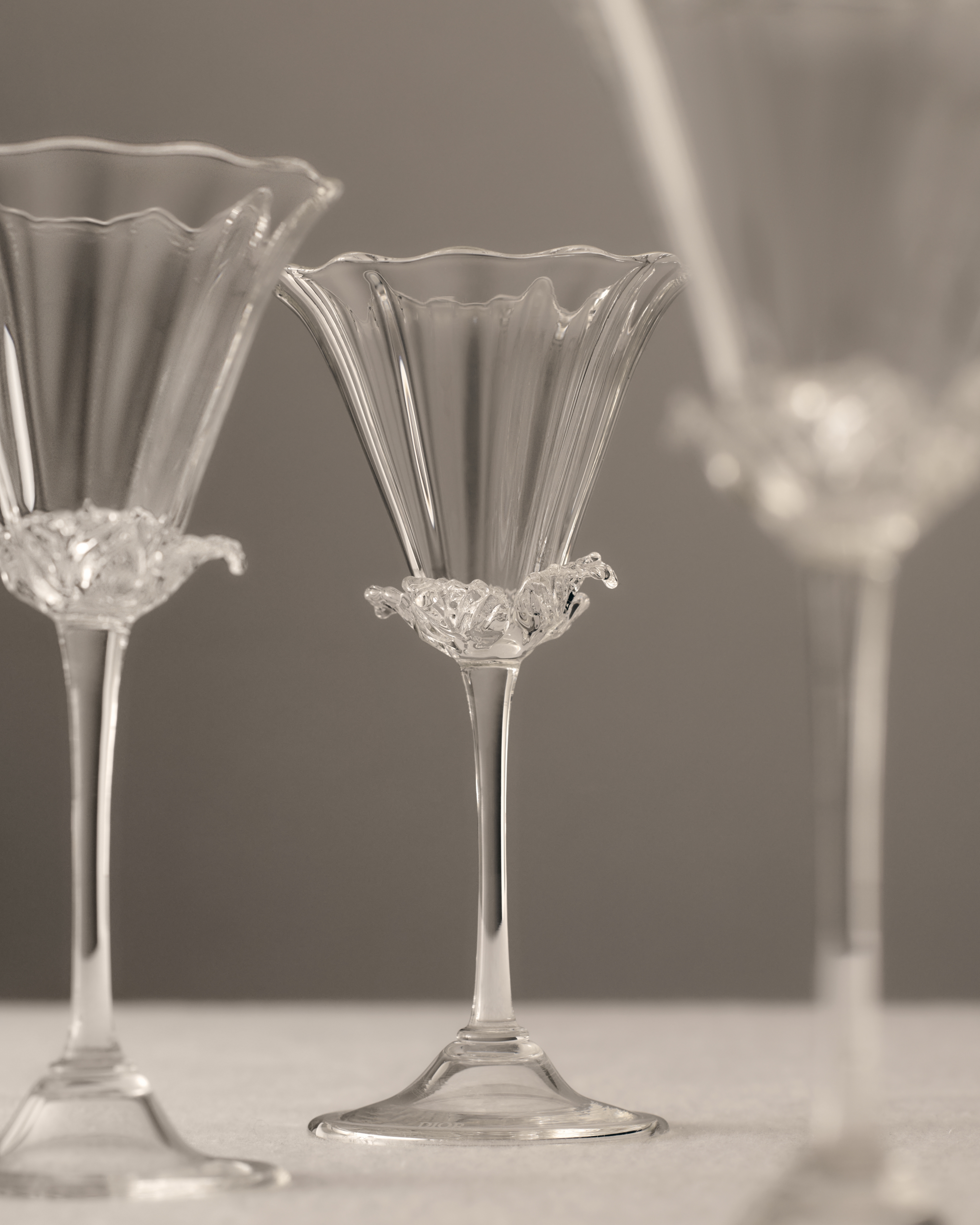 look_image_alt_prefix 葡萄酒杯 透明花朵造型仿水晶 E07