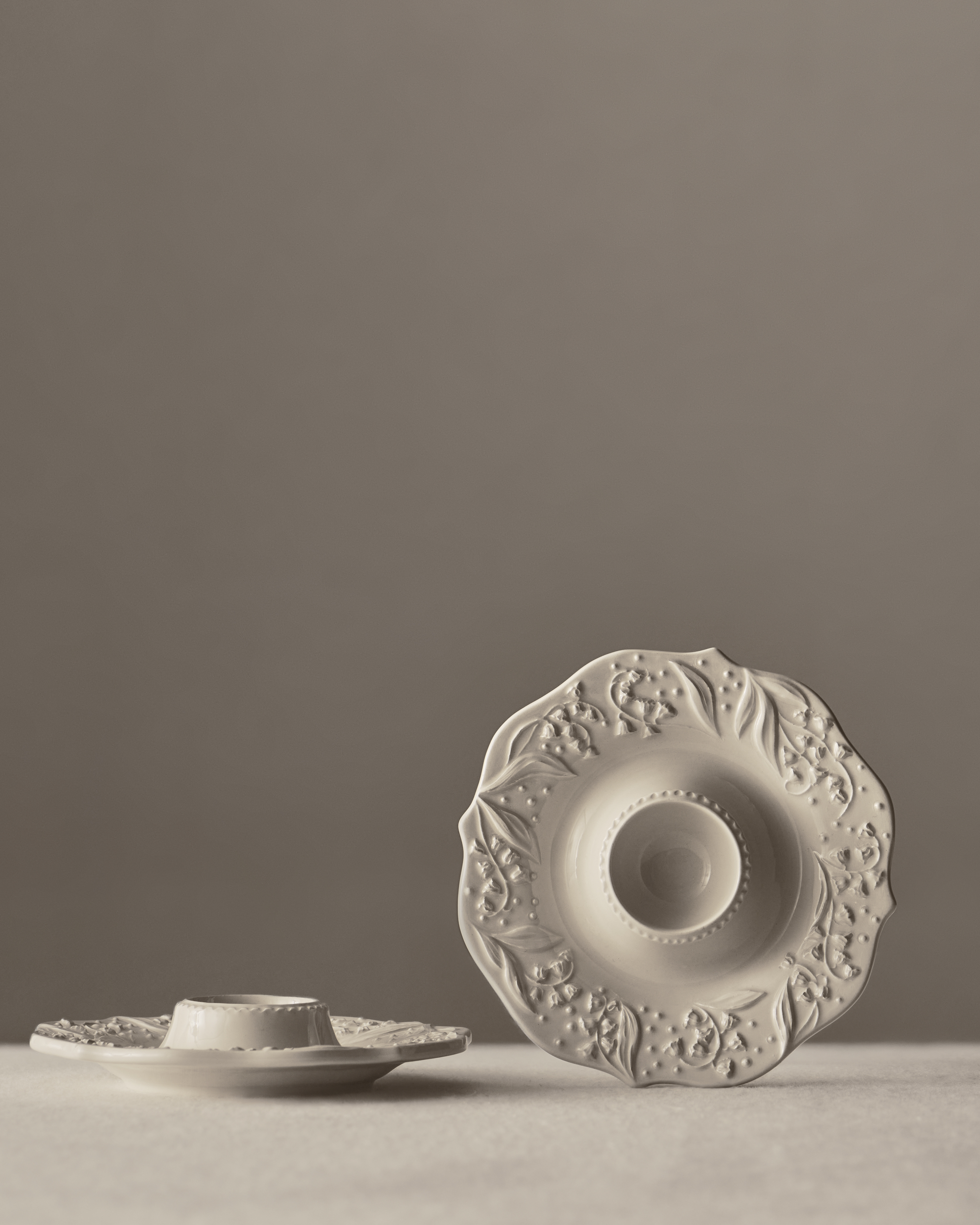 鸡蛋杯两只套装 白色陶瓷 Lily Dior 凸起图案 E10