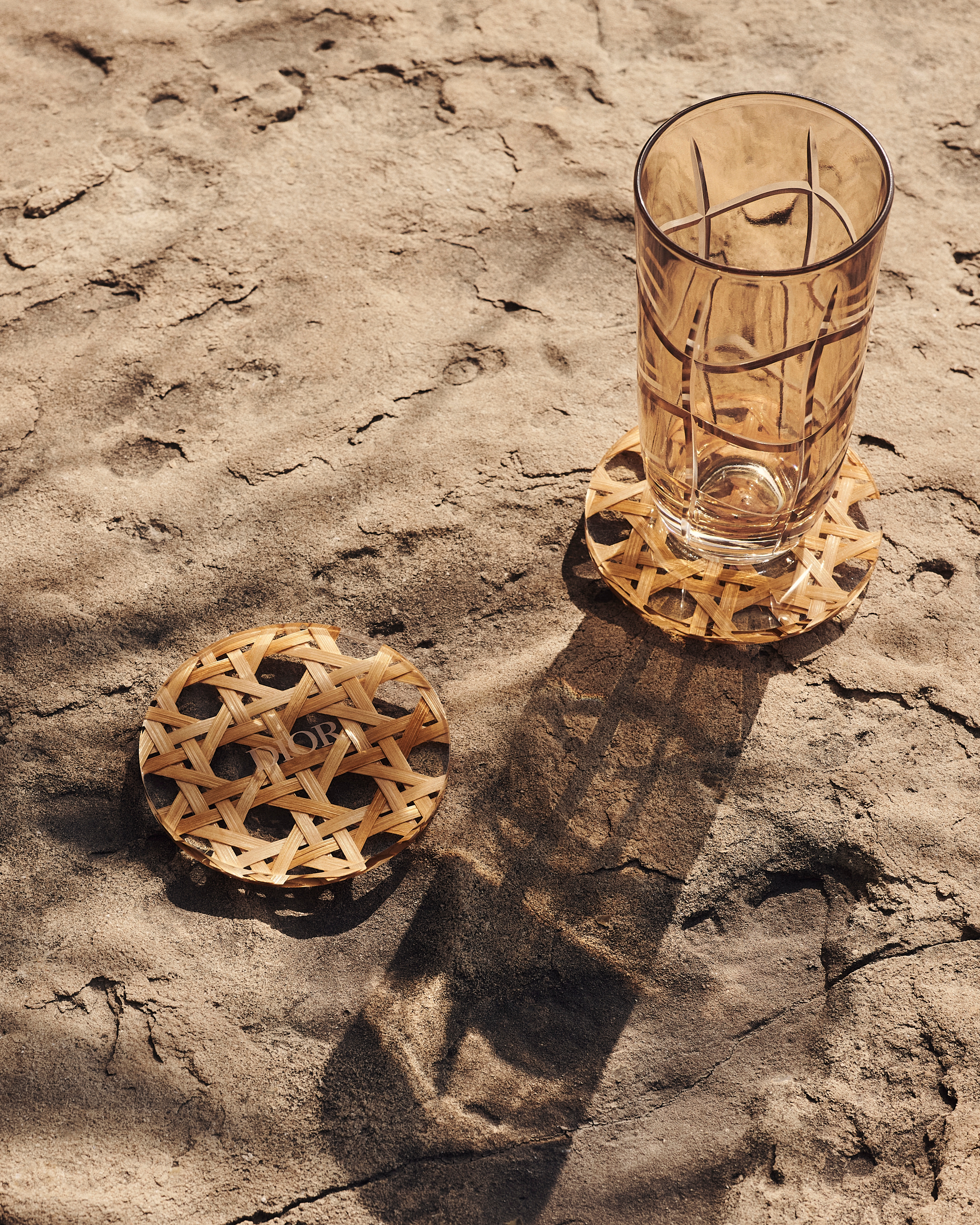 六件套杯垫 人工树脂和自然色藤条，饰以 Provence 藤格纹图案 E07