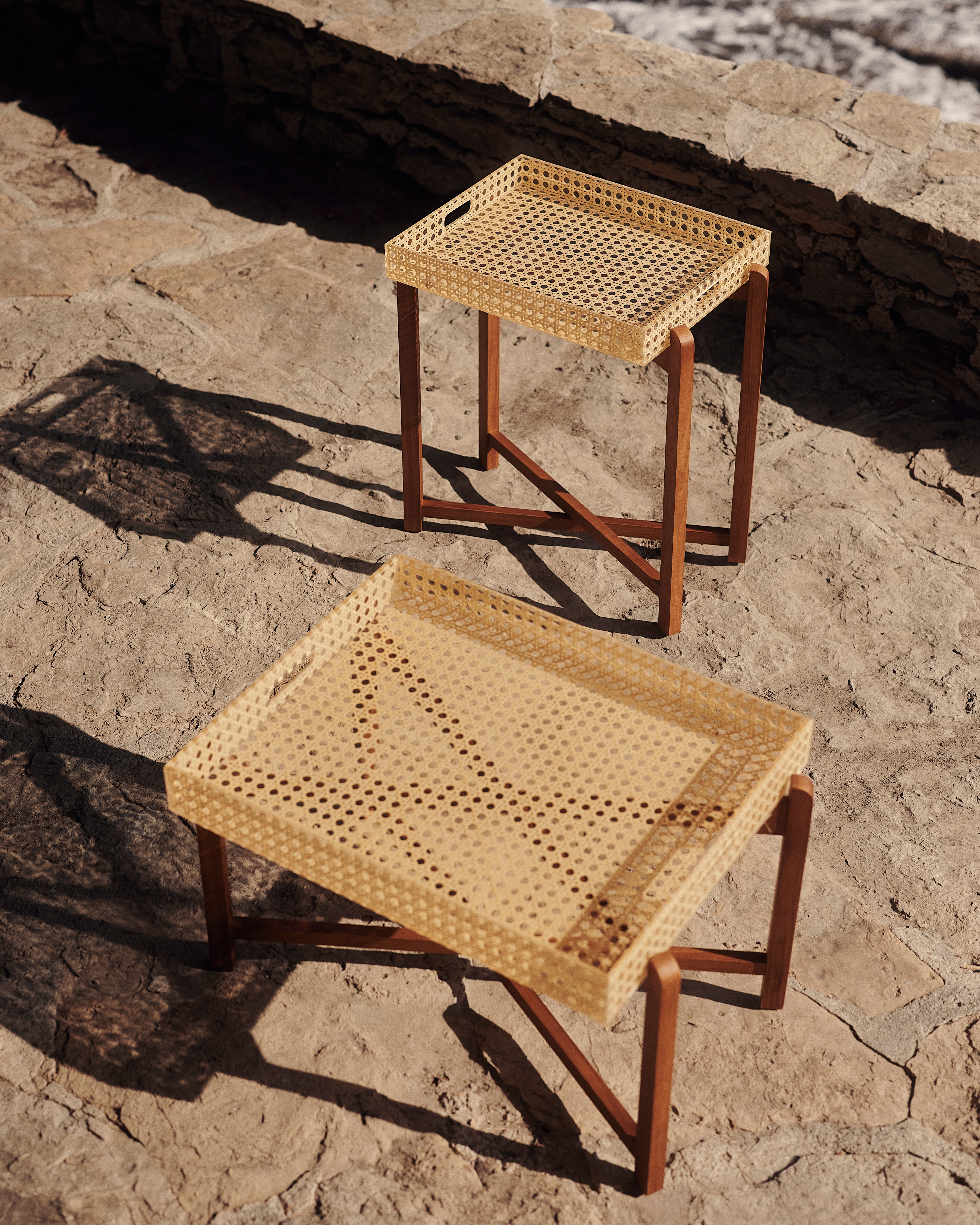 look_image_alt_prefix 咖啡桌 人工树脂、橡木和藤条，Provence 藤格纹图案 E08