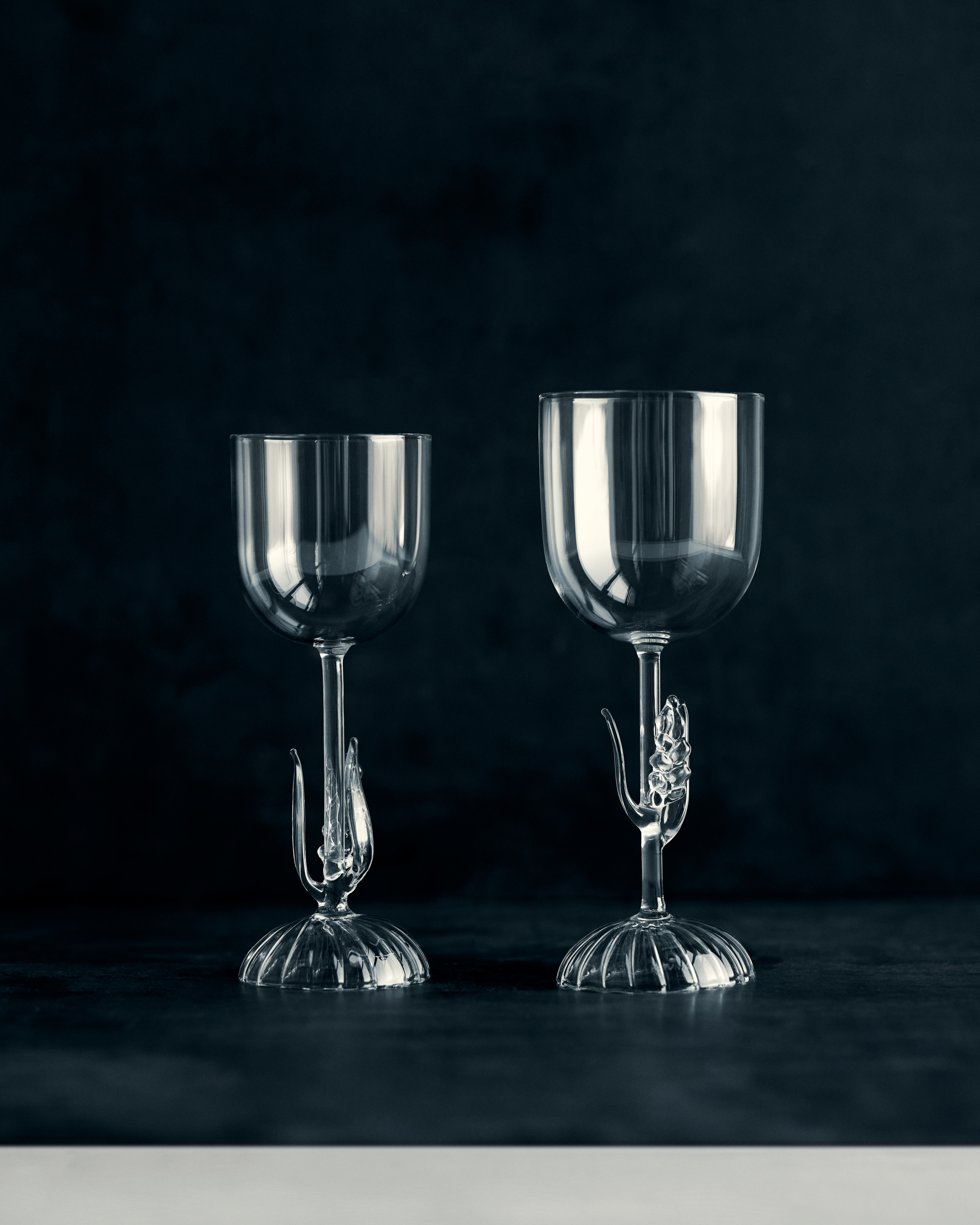 look_image_alt_prefix 红葡萄酒杯 Dior Maison 与 Sam Baron 联名，透明效果手工吹制玻璃 E05