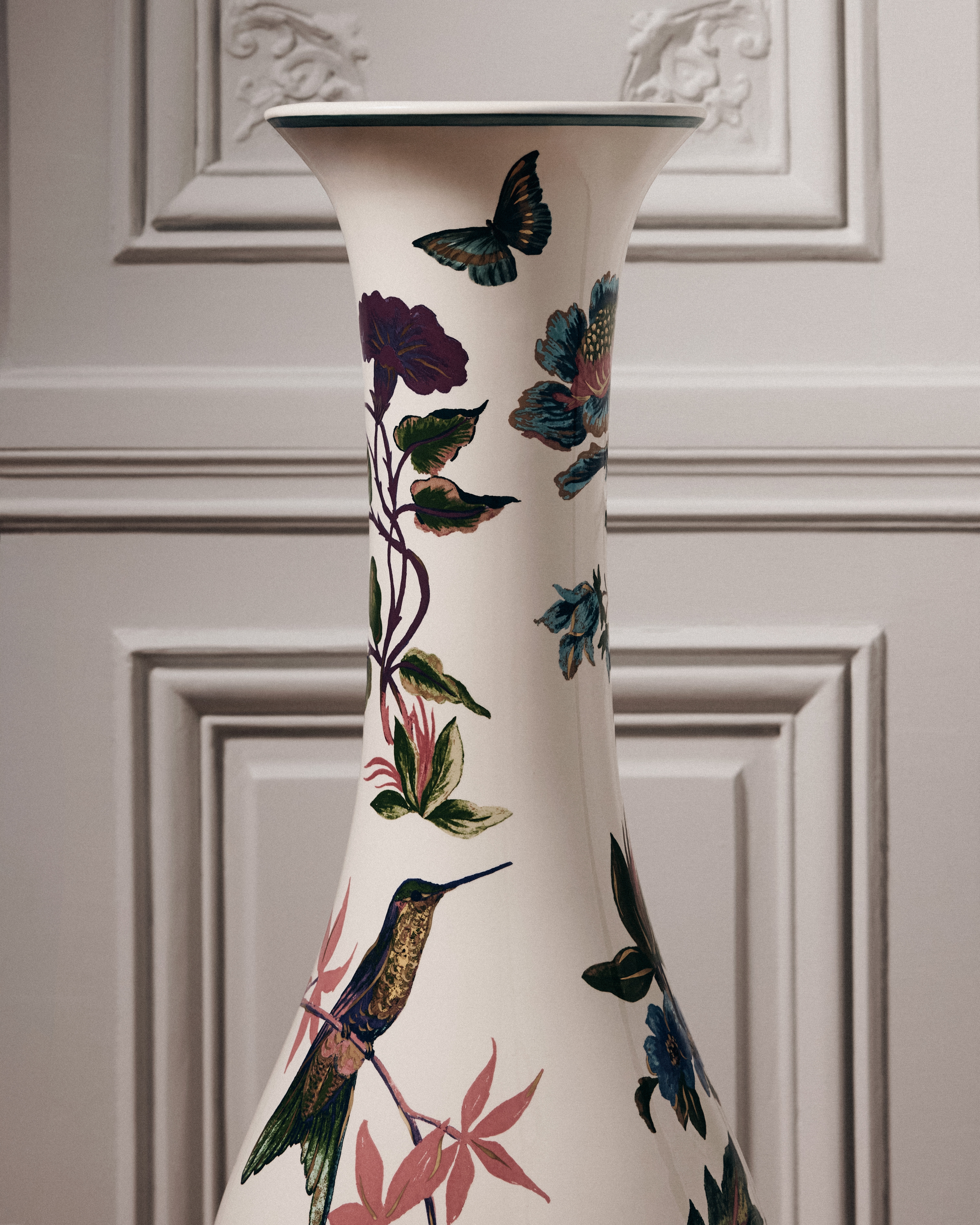 look_image_alt_prefix 大号花瓶 米白色陶瓷多色花卉图案 E14