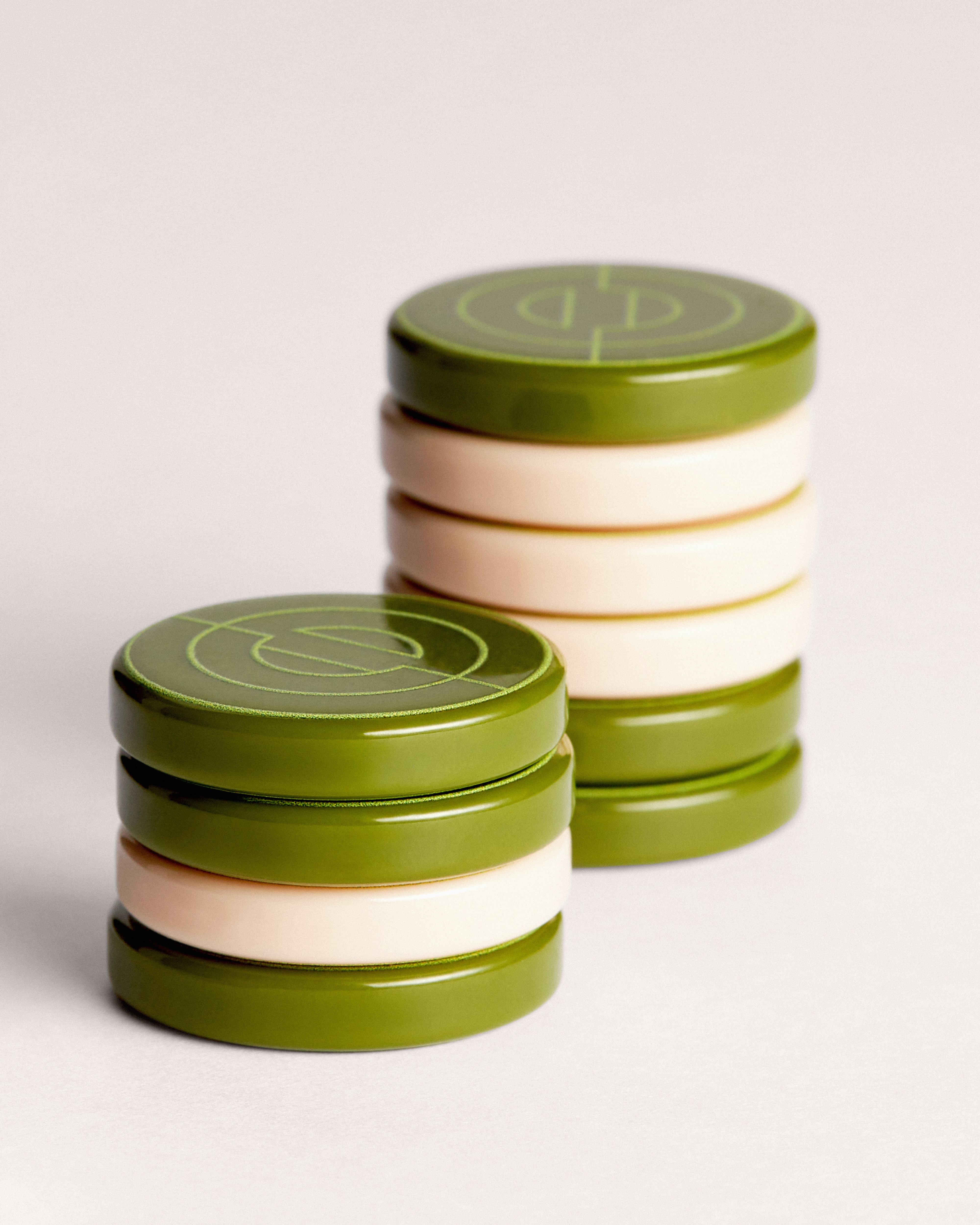 look_image_alt_prefix 旅行双陆棋 绿色棉质和牛皮革 CD Entrelacés 图案 E15