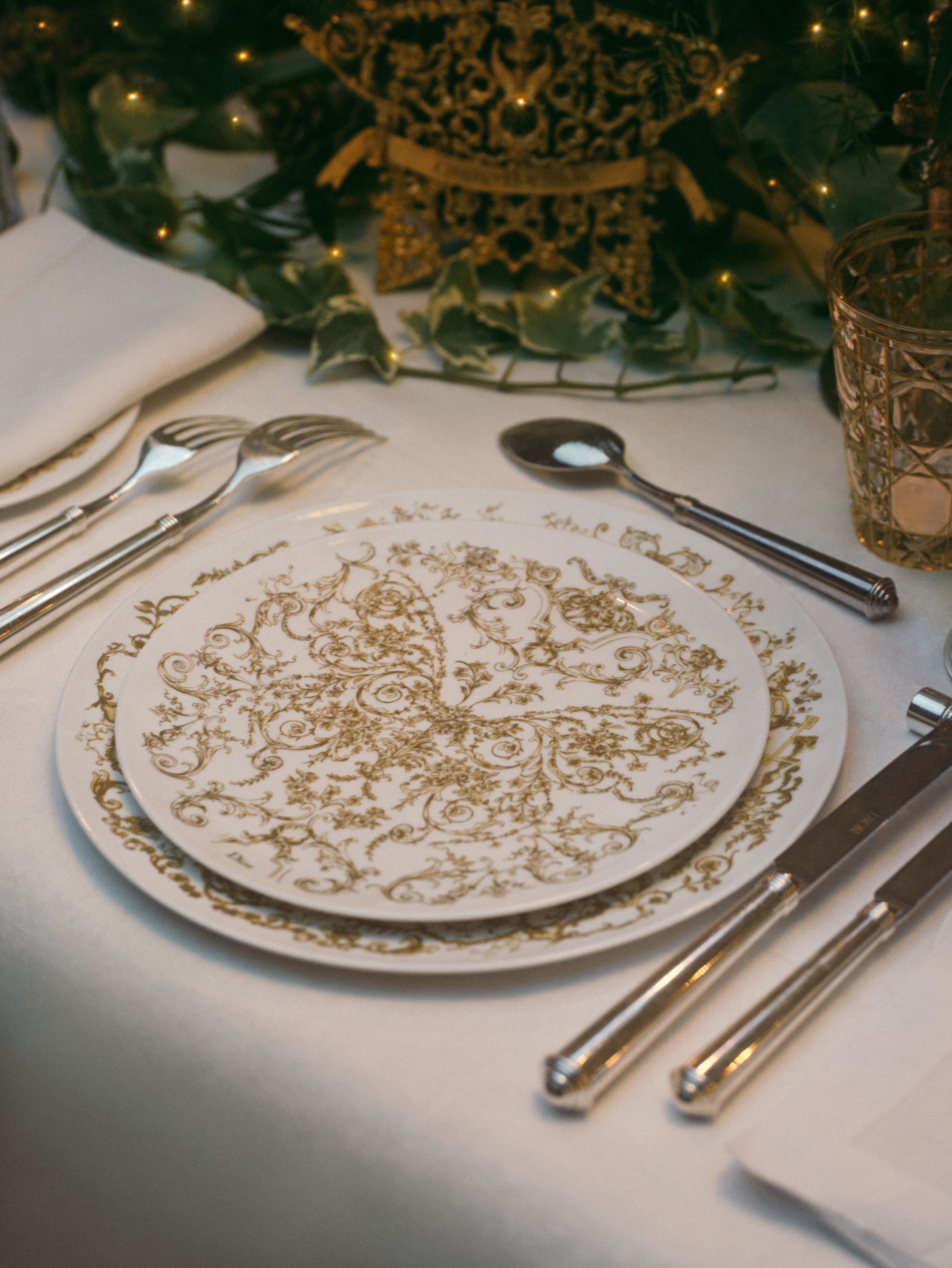 餐盘 白色瓷质金色调 Dioresque Stella 图案 E01