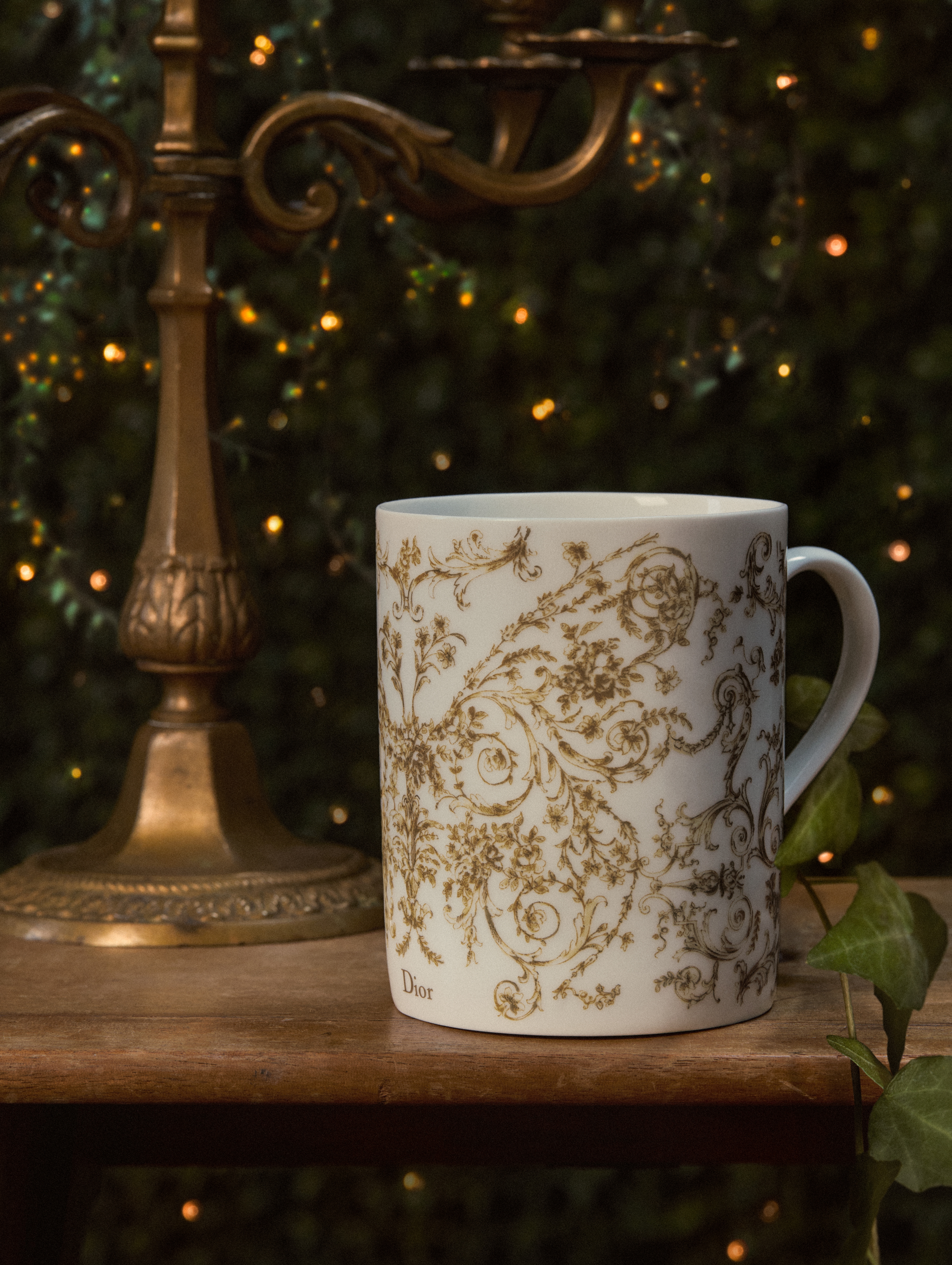 马克杯两只套装 白色瓷质金色调 Dioresque 图案 E07