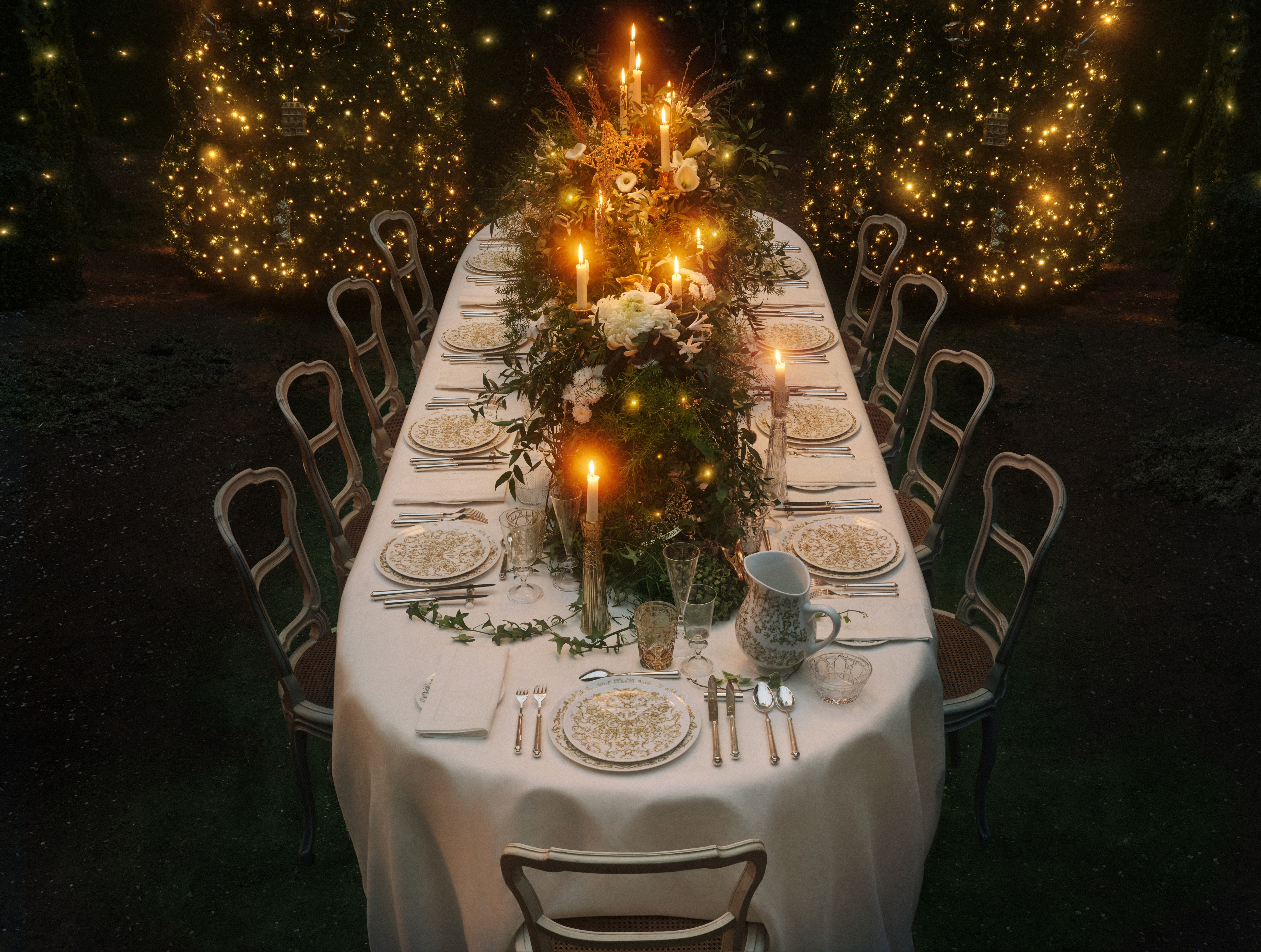 look_image_alt_prefix 烛台两件套装 晶体搭配金色调藤格纹图案 E09