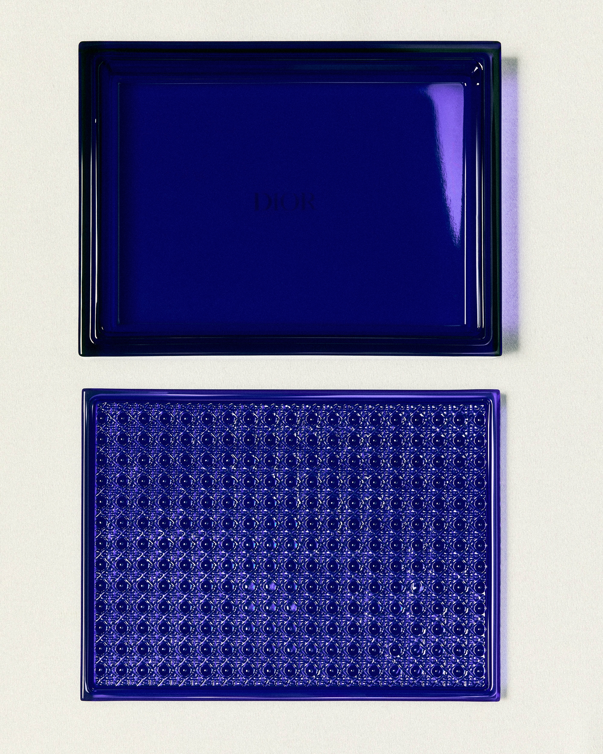 装饰盒 蓝色晶体搭配藤格纹图案 E05