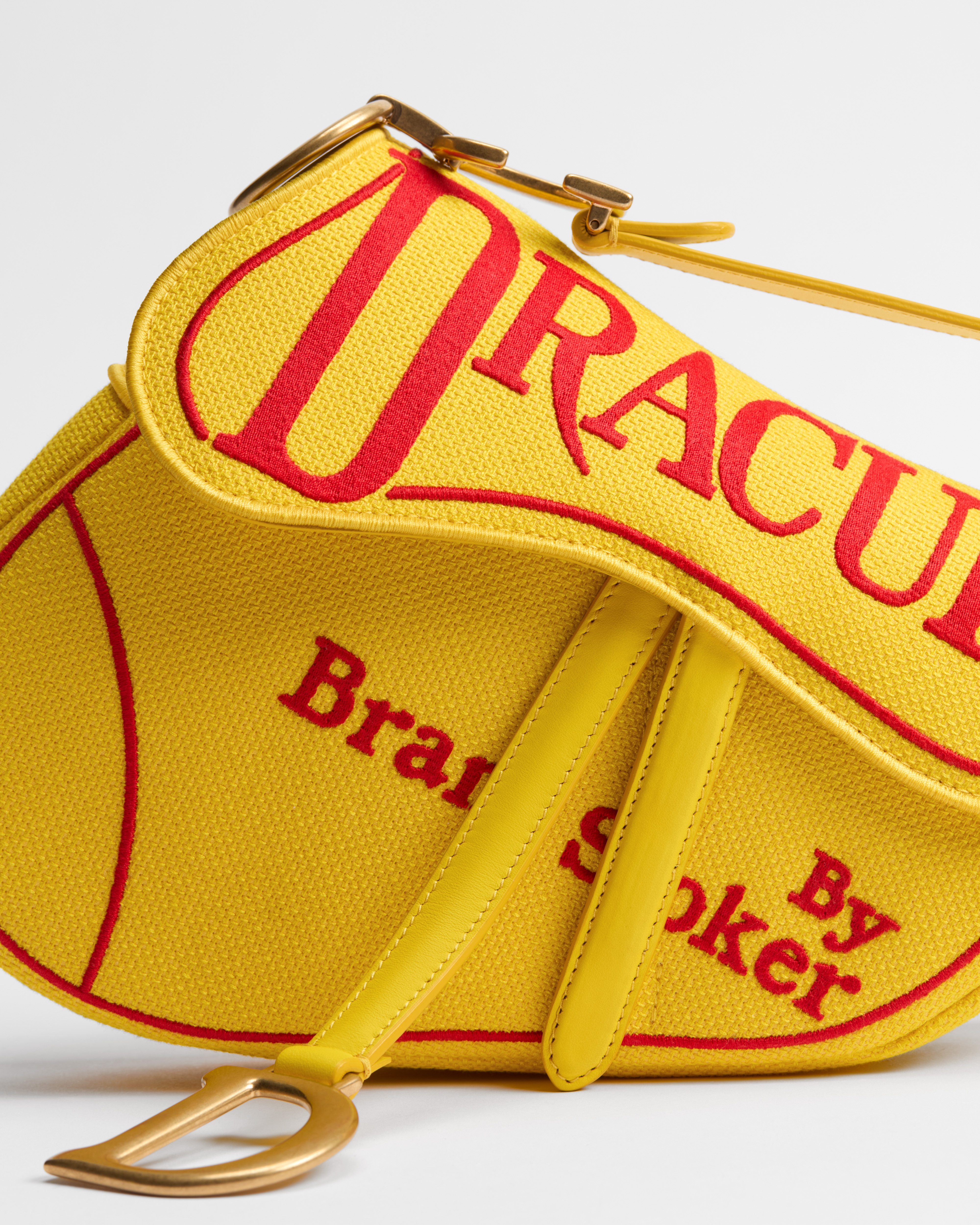 马鞍包（附肩带） 黄色底色红色 Book Cover 刺绣 E09