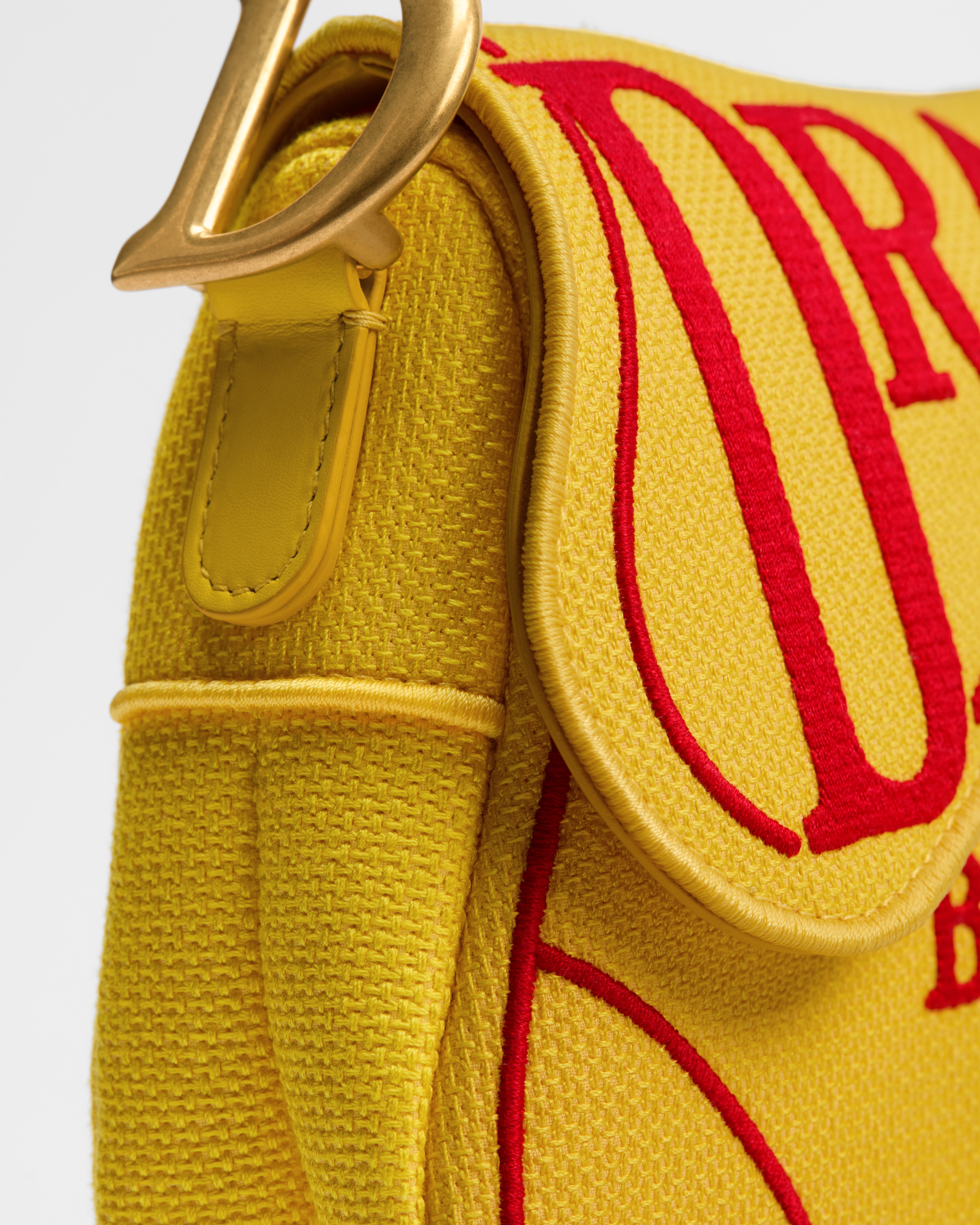 马鞍包（附肩带） 黄色底色红色 Book Cover 刺绣 E10