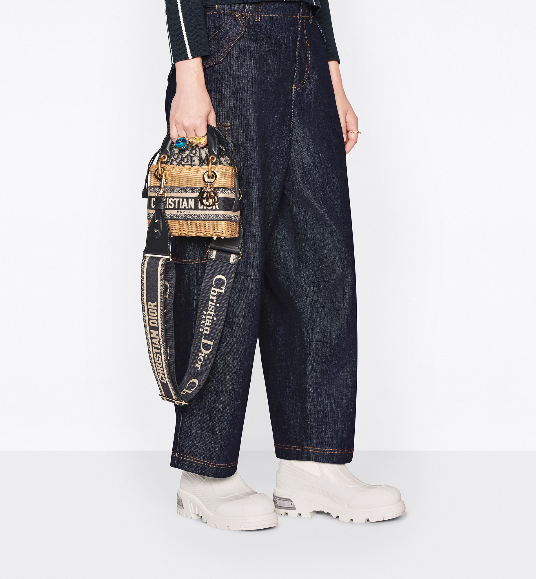 迷你 Lady Dior 手袋 自然色藤条和蓝色 Oblique 印花面料 E13