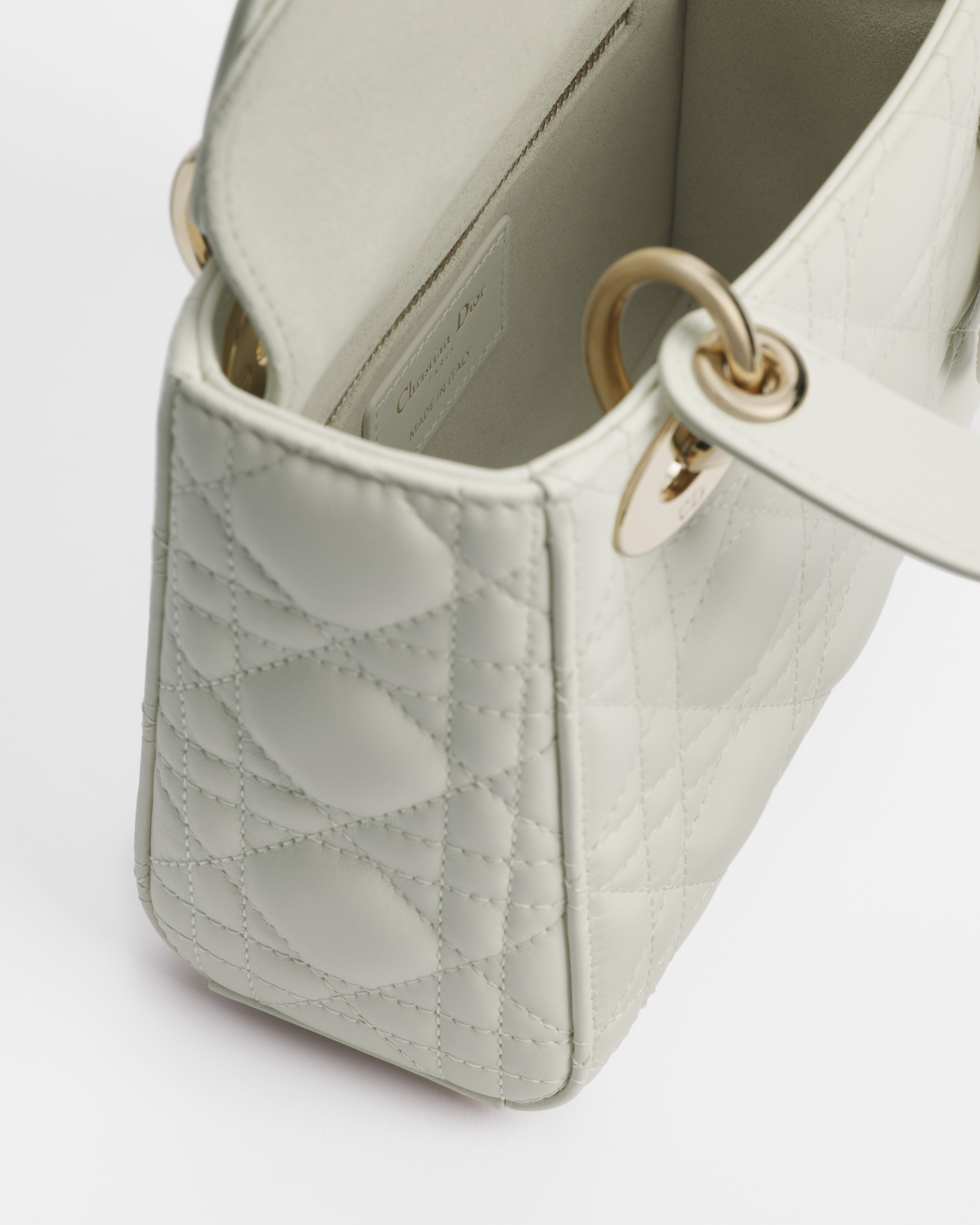 迷你 Lady Dior 手袋 奶白色羊皮革藤格纹 E06