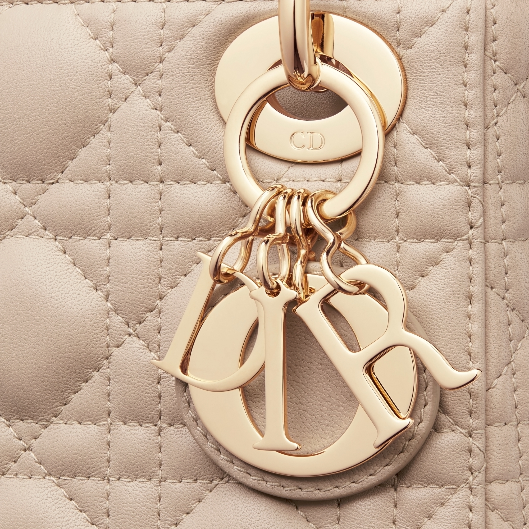 迷你 Lady Dior 手袋 胭脂米色羊皮革藤格纹 E09