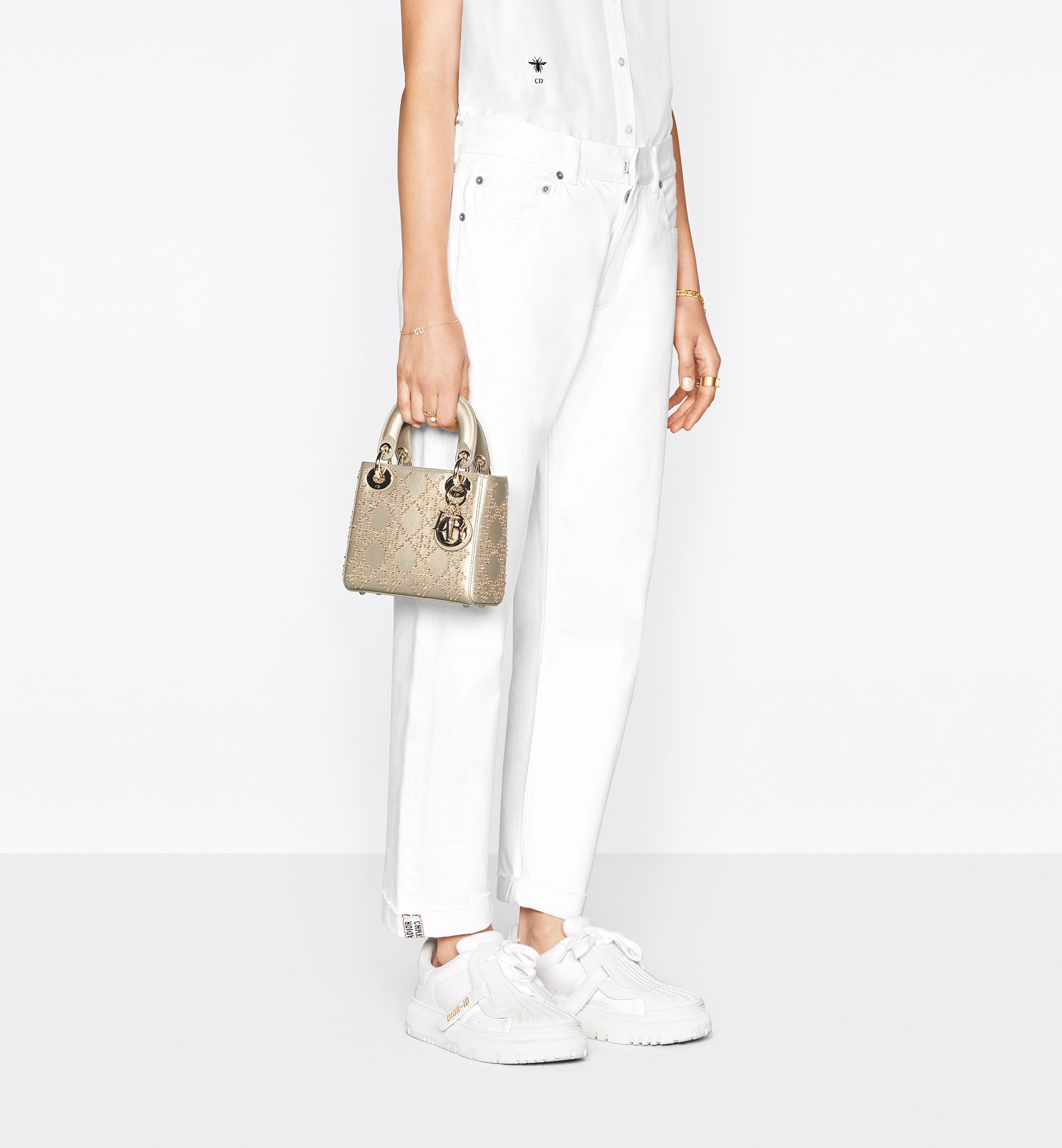 迷你 Lady Dior 手袋 铂金色调金属光泽羊皮革藤格纹珠饰刺绣 E13