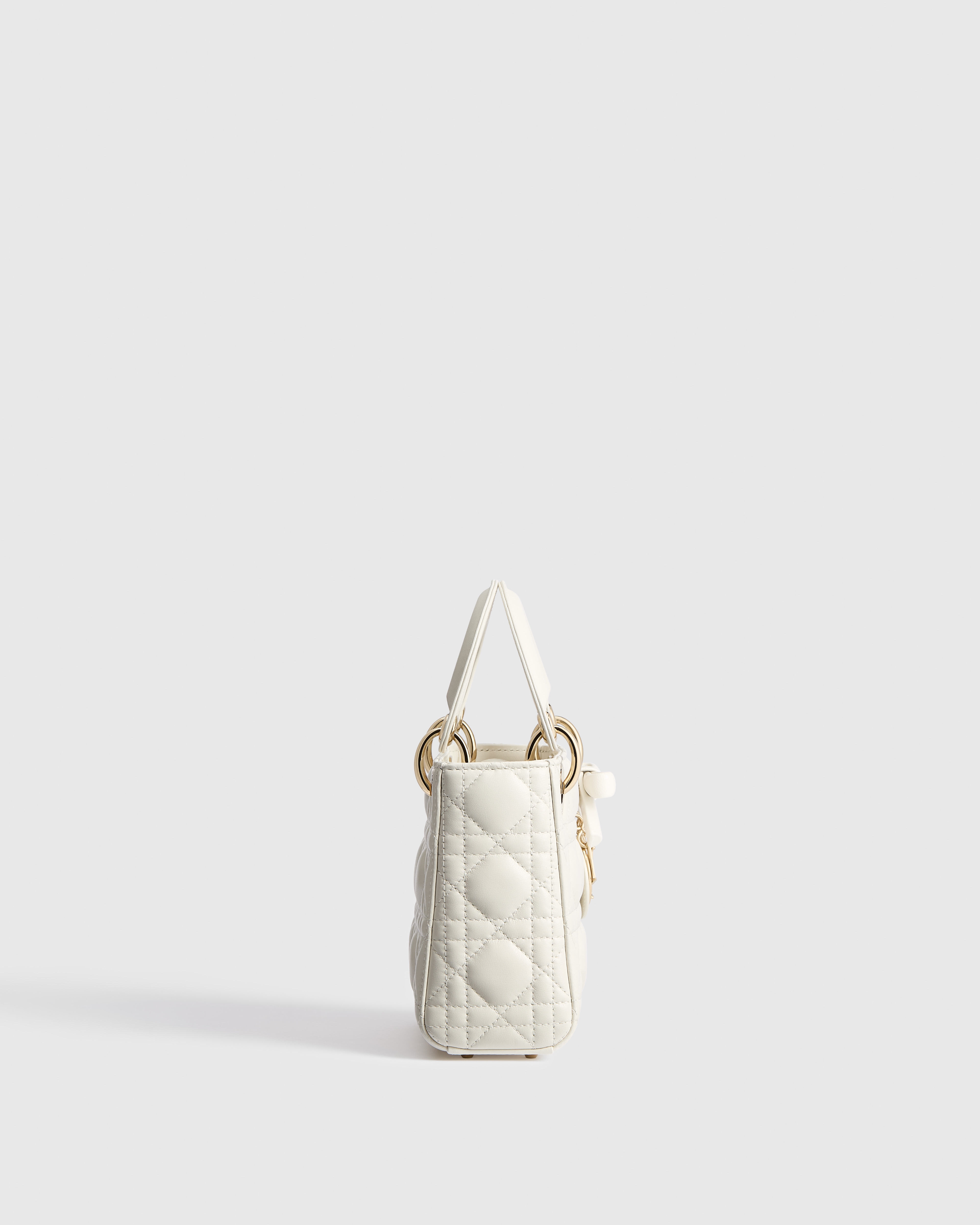 迷你 Lady Dior 手袋（附链条） 奶白色羊皮革藤格纹 E02