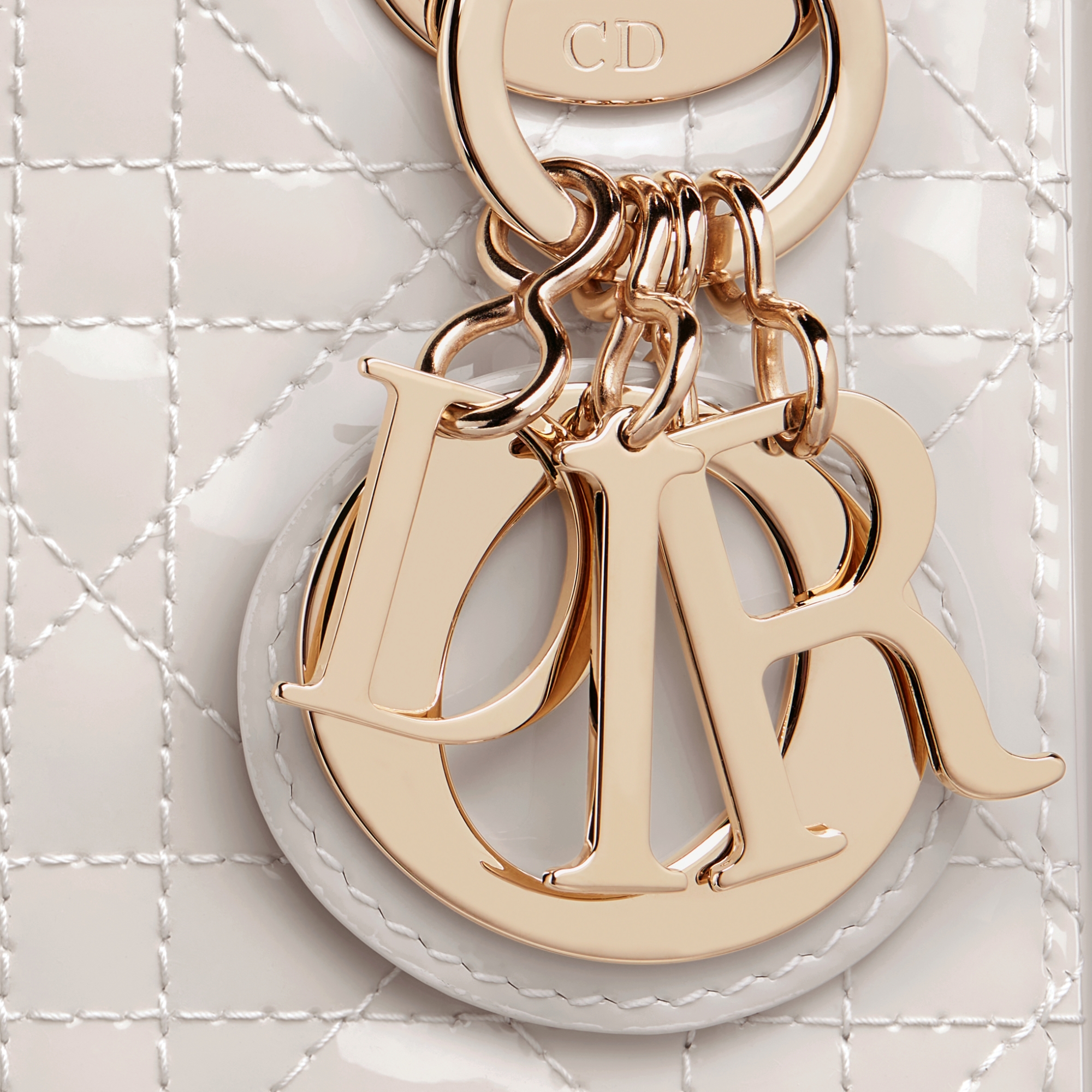 迷你 Lady Dior 手袋 奶白色漆皮牛皮革藤格纹 E09