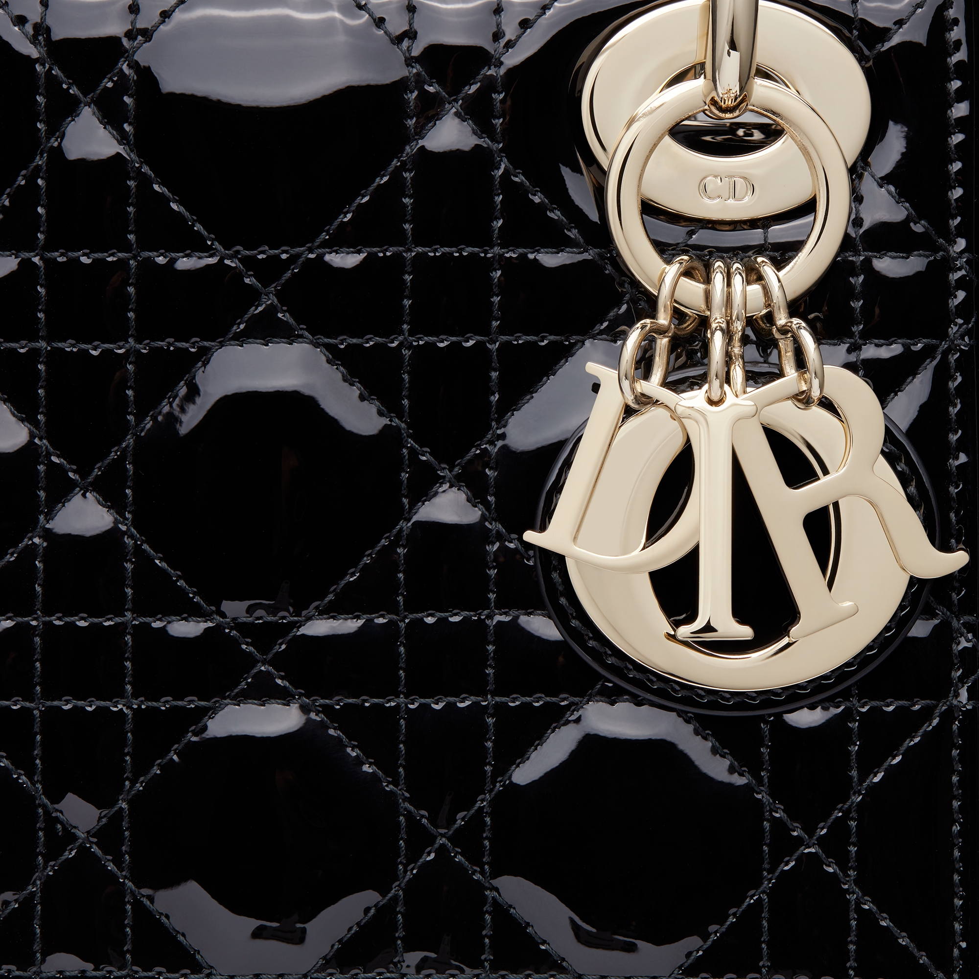 迷你 Lady Dior 手袋 黑色漆皮牛皮革藤格纹 E09