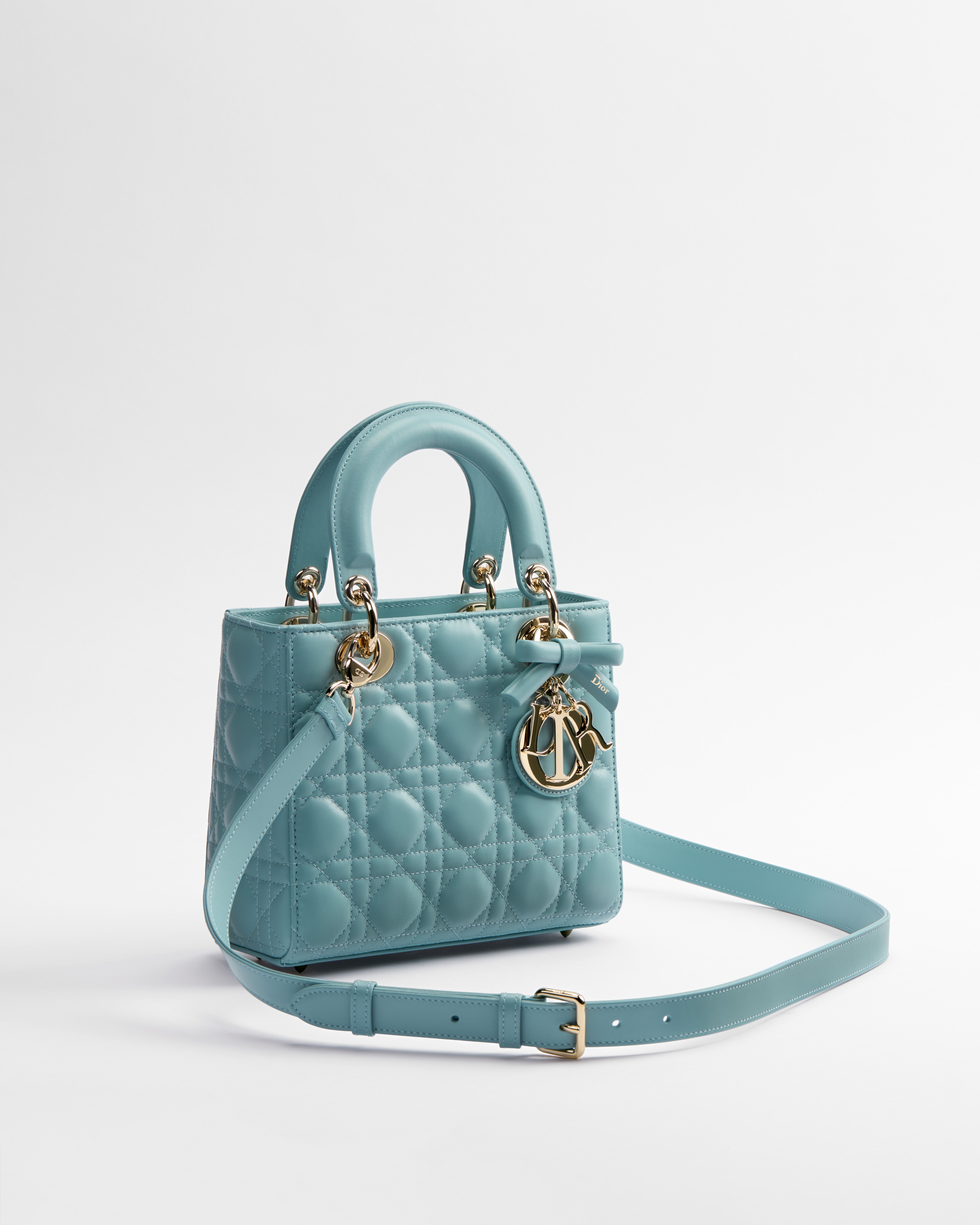 小号 Lady Dior 手袋（附肩带） 碧玺蓝羊皮革藤格纹 E03